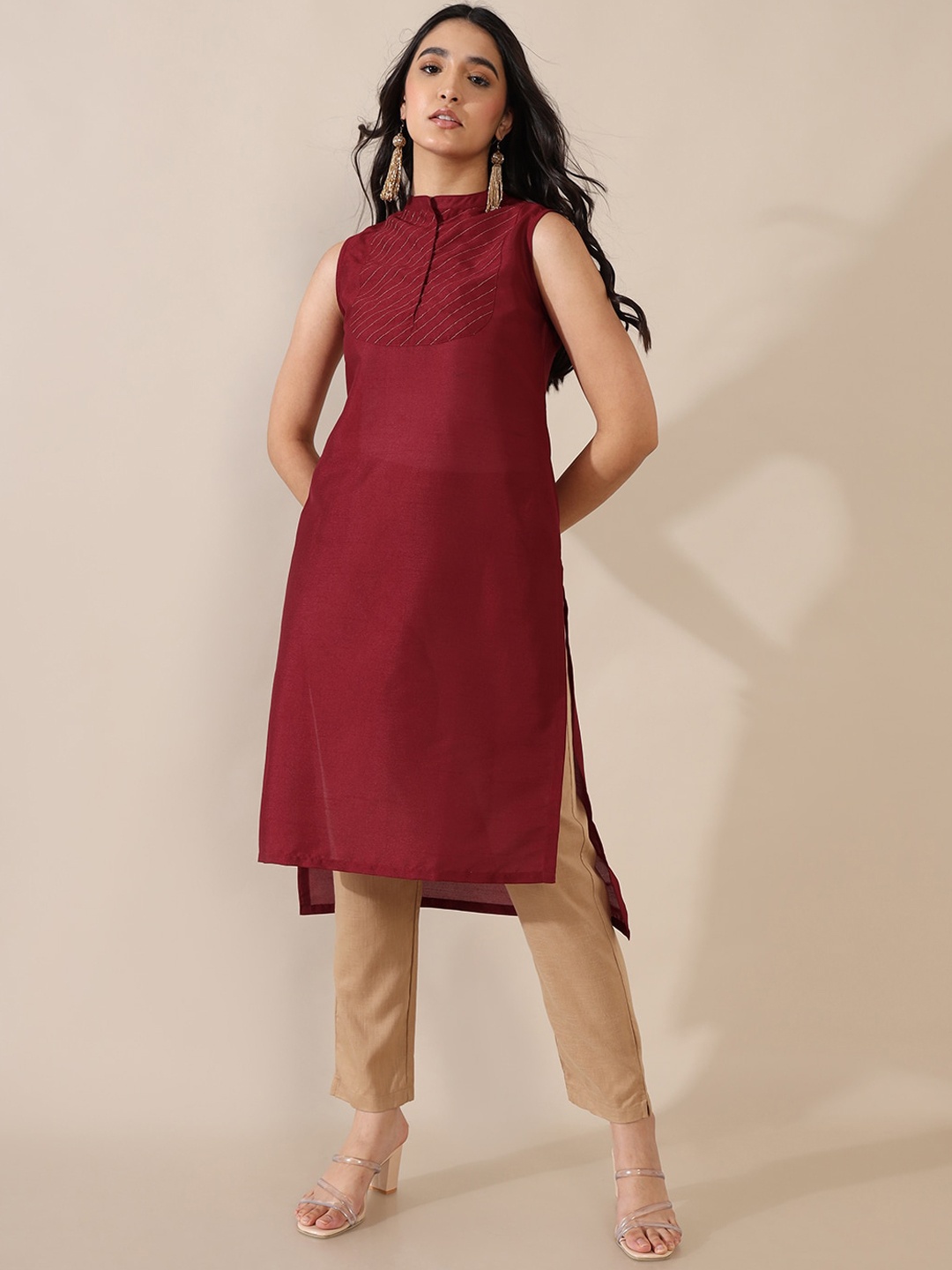 

Saaki Mandarin Collar Thread Work Straight Kurta, Maroon