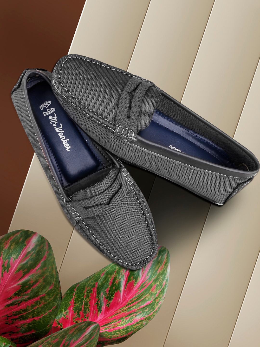 

mr wonker Women Round Toe Slip On Textured Loafers, Grey