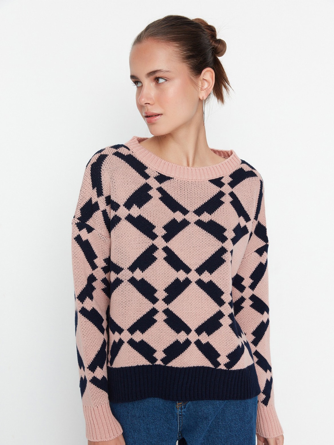 

Trendyol Geometric Printed Round Neck Pullover Sweater, Peach