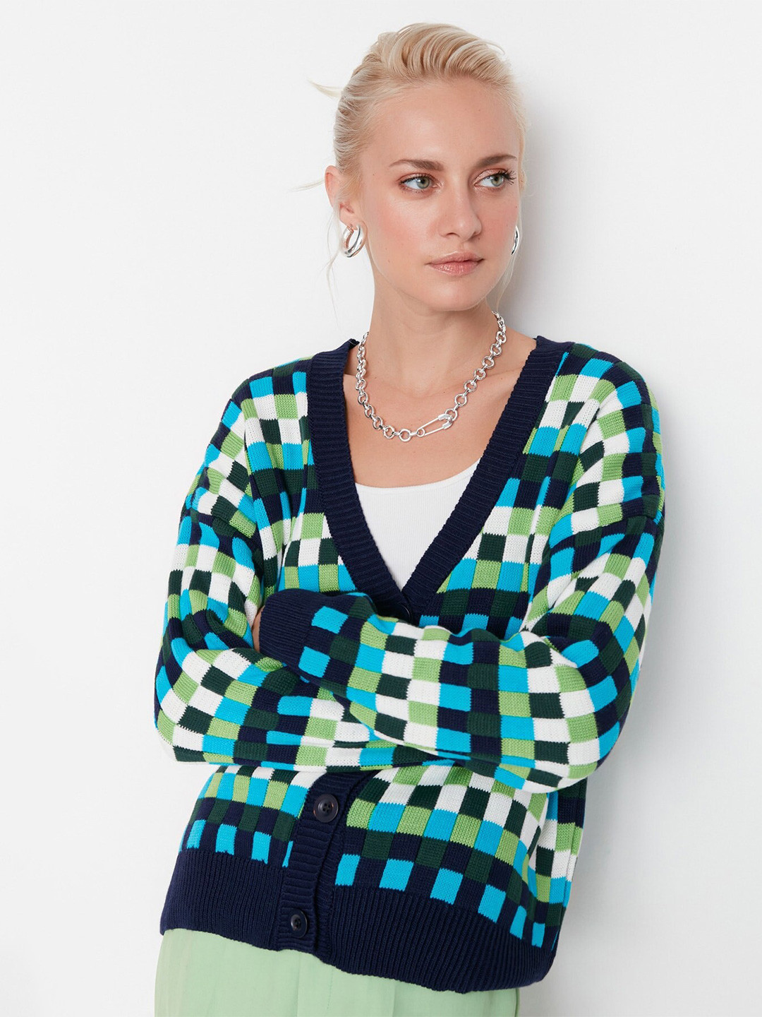 

Trendyol Geometric Printed V-Neck Acrylic Sweater, Navy blue