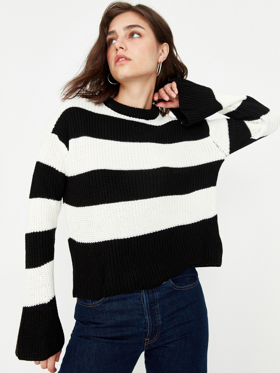

Trendyol Round Neck Acrylic Pullover Sweater, Black
