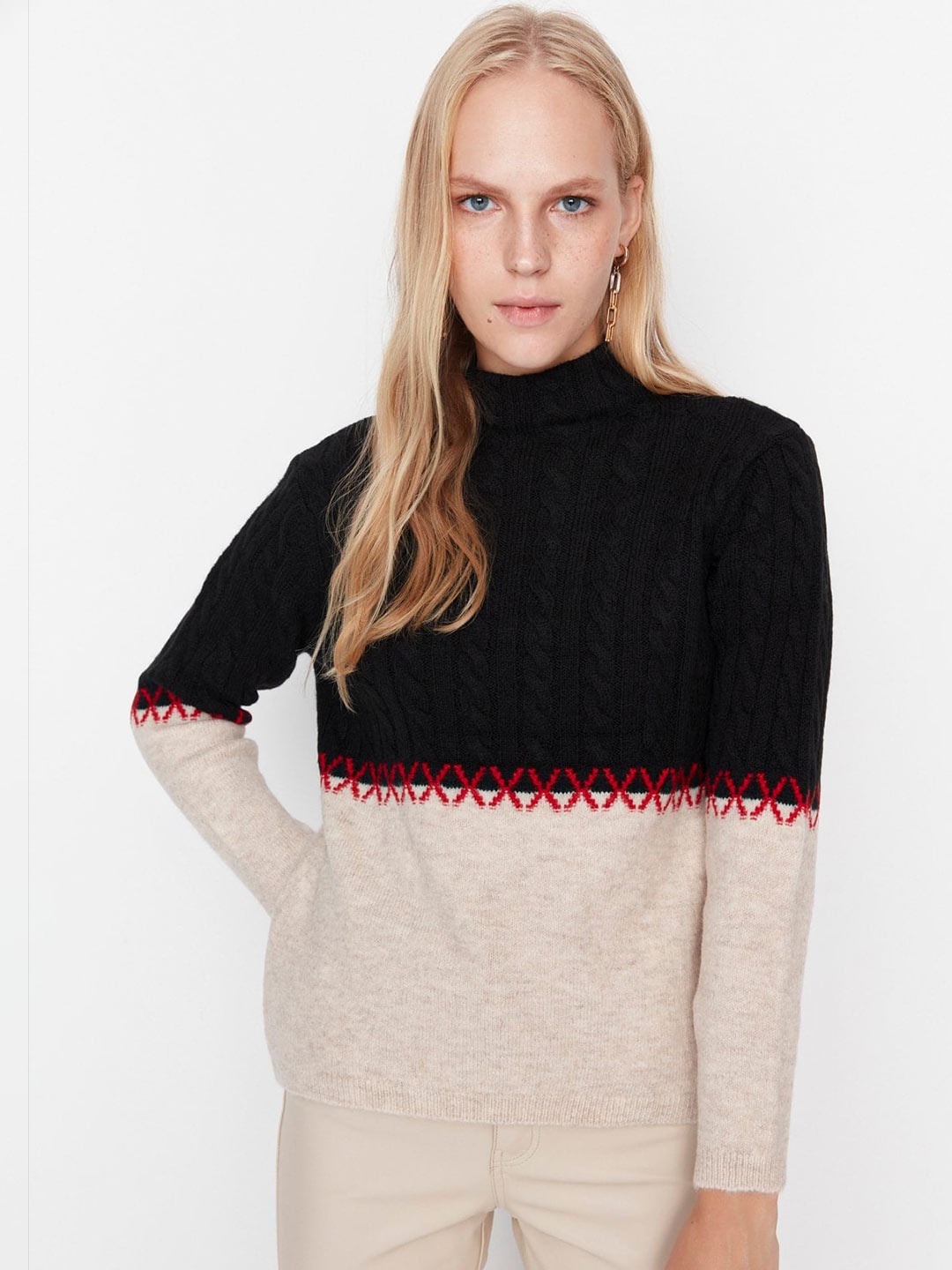 

Trendyol Mock Neck Colourblocked Pullover Sweatshirt, Black