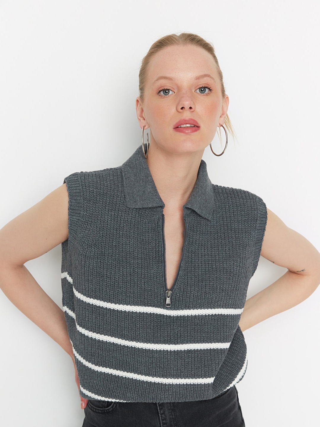 

Trendyol Striped Shirt Collar Sleeveless Sweater, Grey