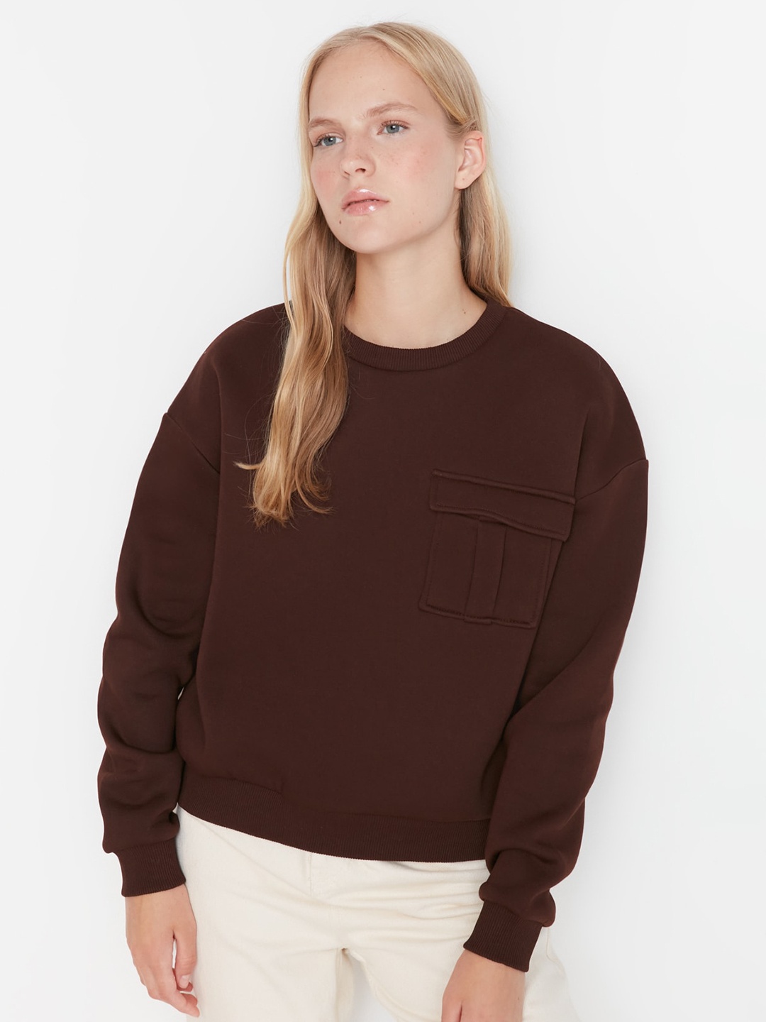 

Trendyol Round Neck Long Sleeves Sweatshirt, Brown