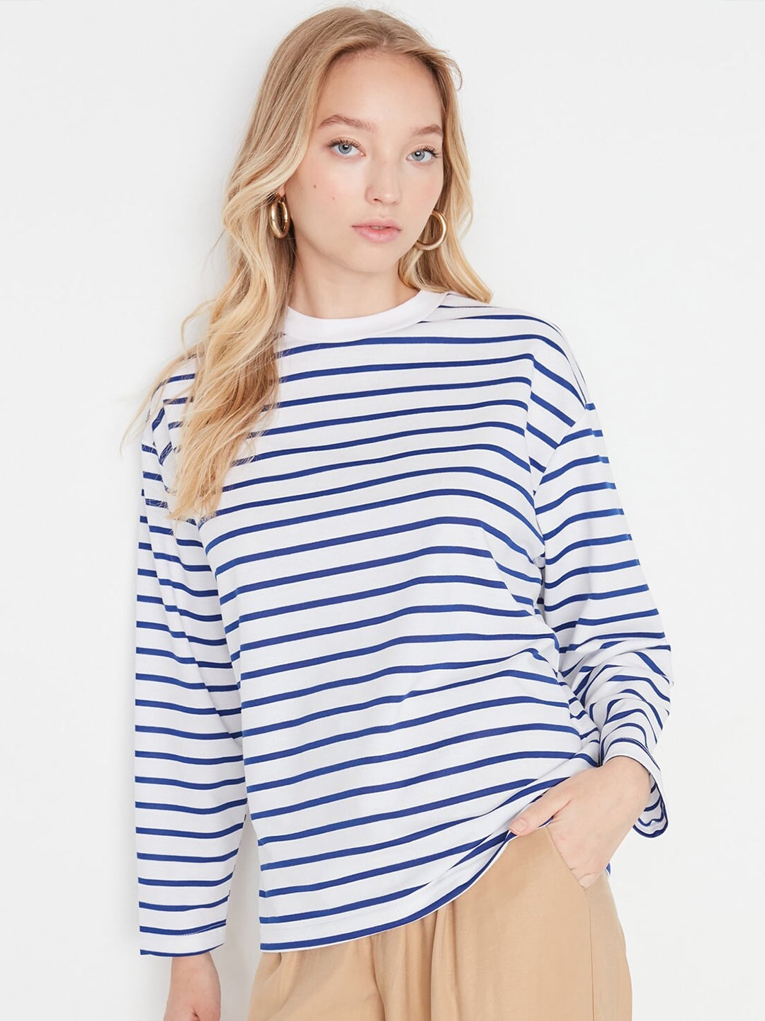 

Trendyol Striped Pullover Sweatshirt, White