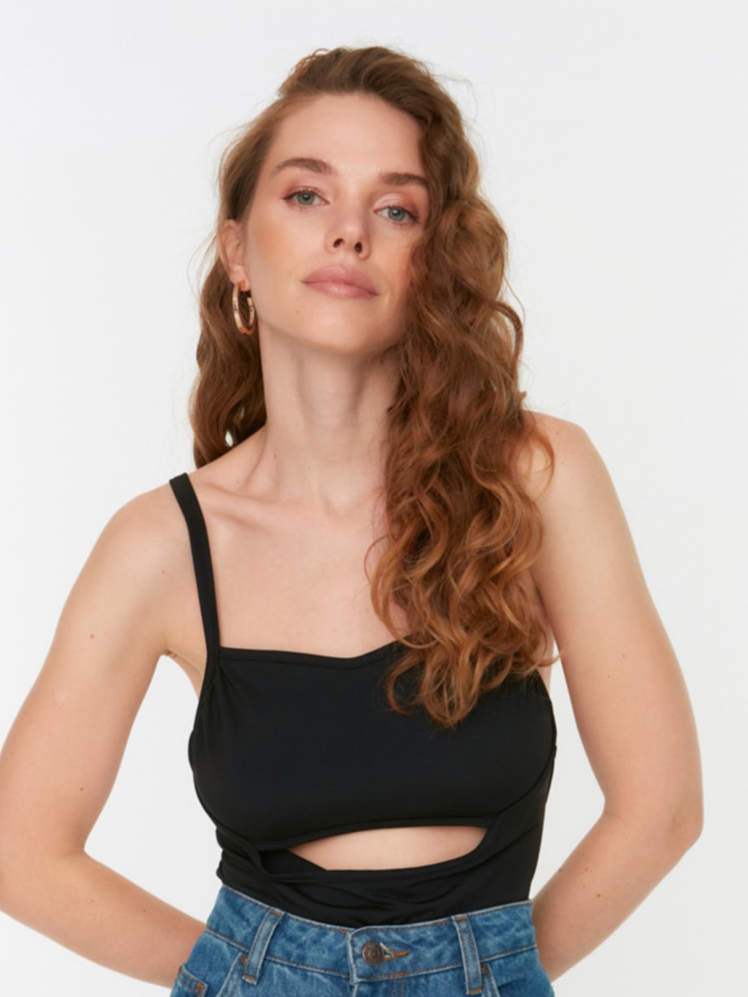 

Trendyol Shoulder Straps Cut Out Crop Fitted Top, Black