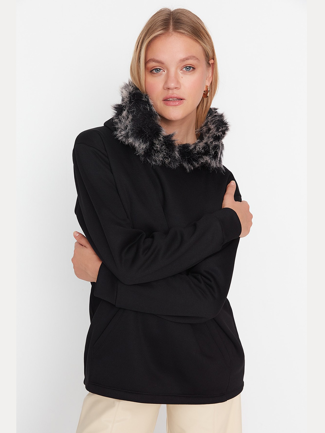 

Trendyol High Neck Long Sleeves Faux Fur Trim Sweatshirt, Black