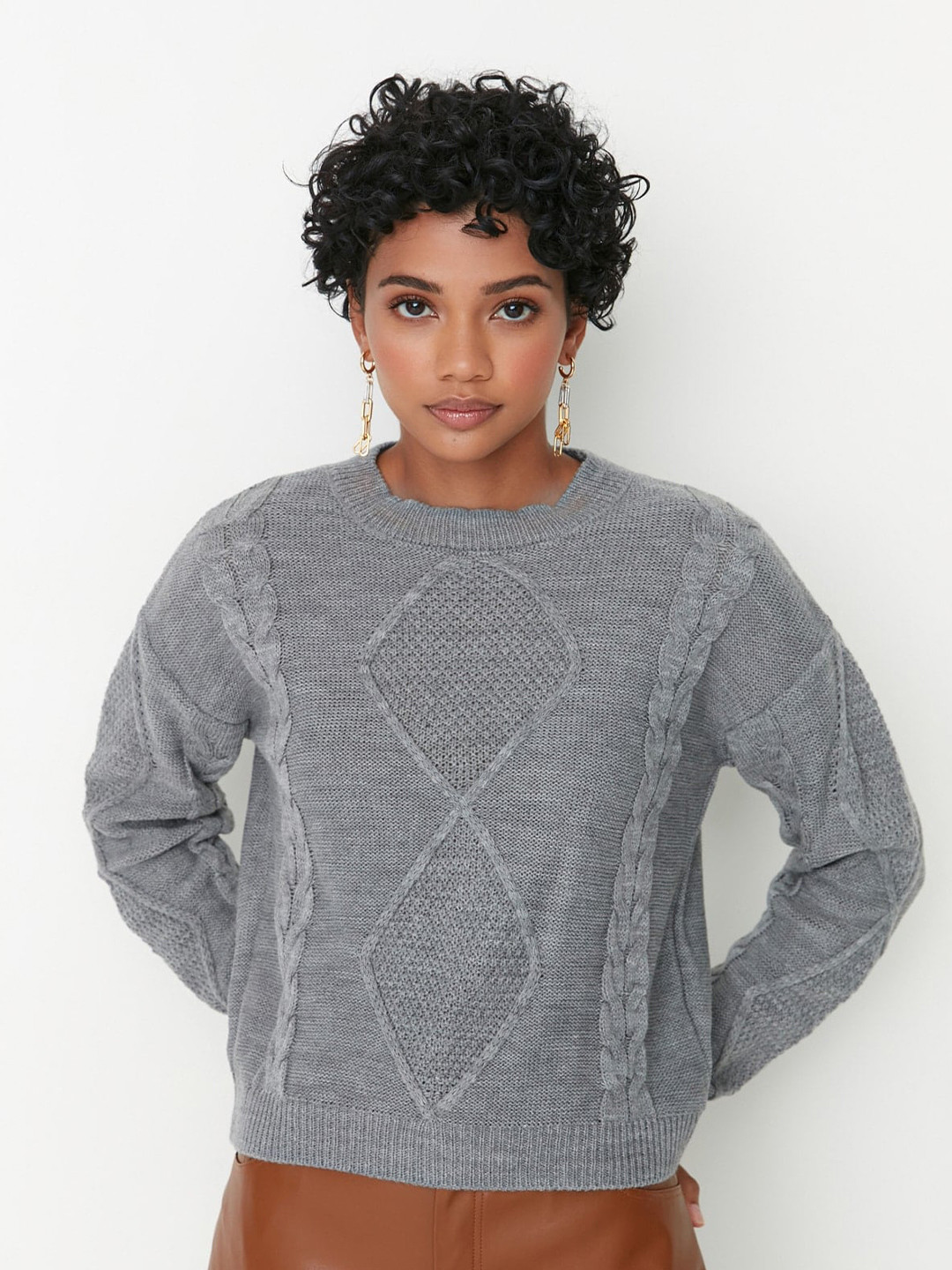 

Trendyol Self Design Cable Knit Sweater, Grey
