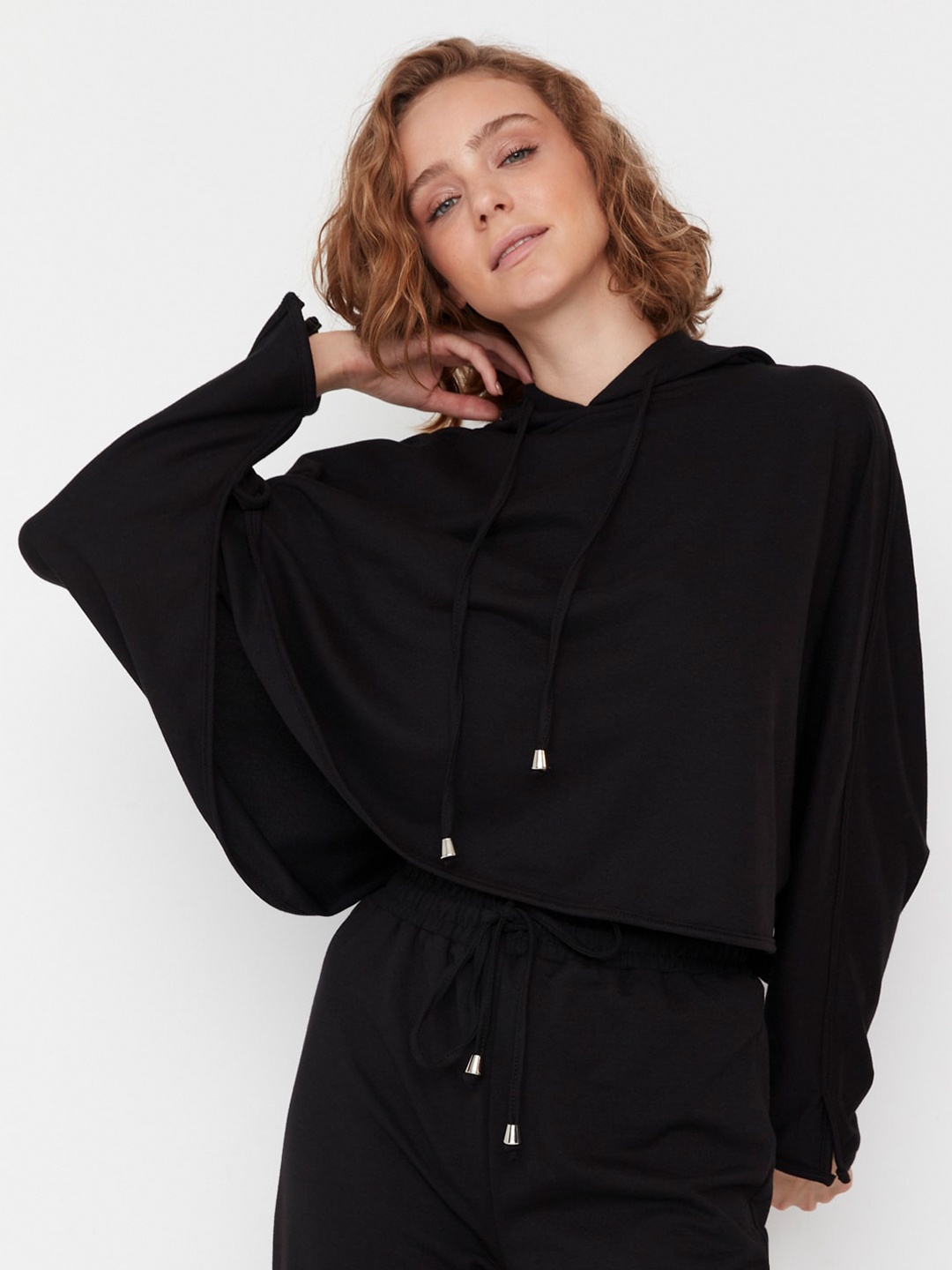 

Trendyol Hooded Sweatshirt, Na
