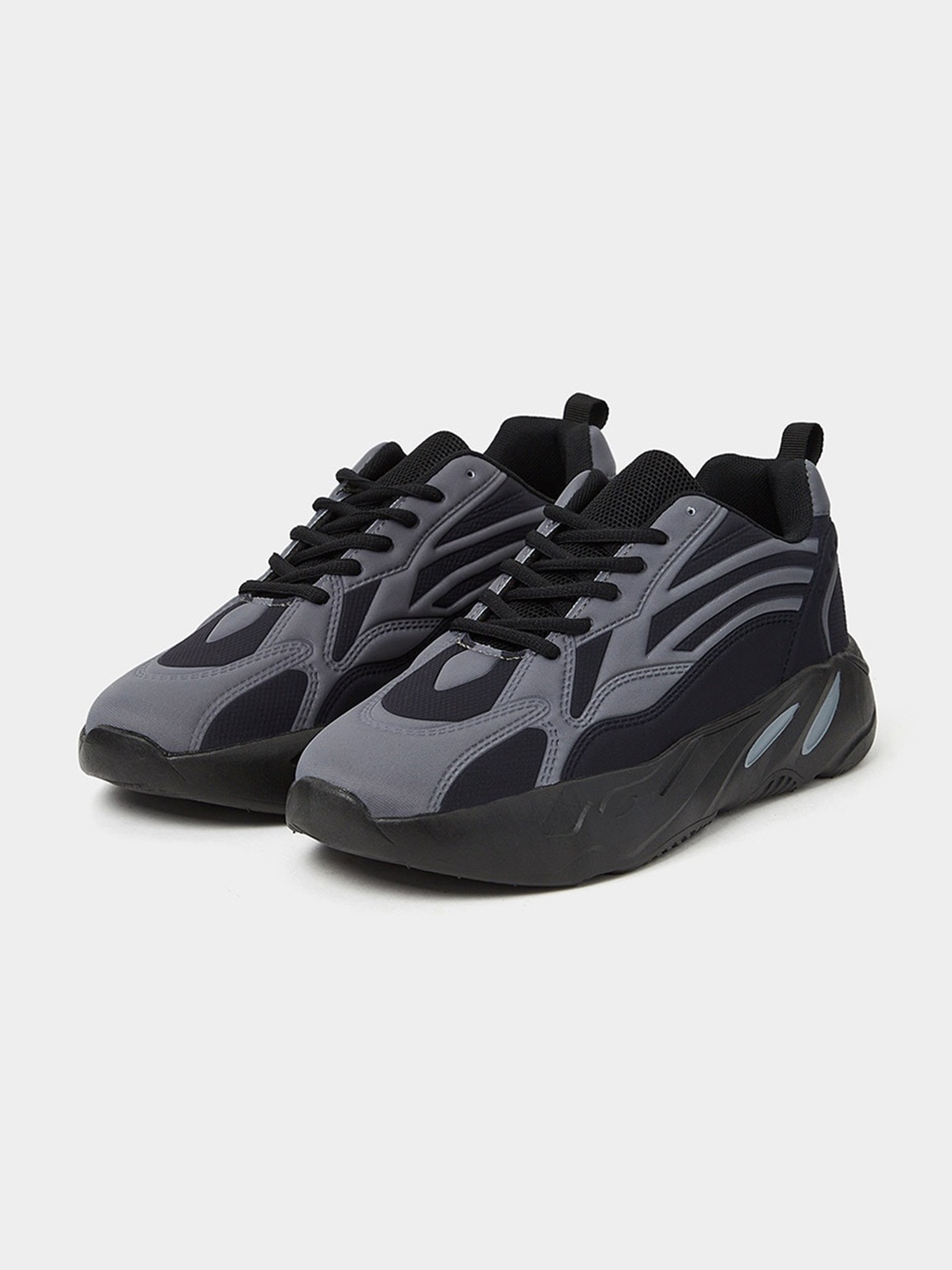 

Styli Men Colourblocked Sneakers, Black