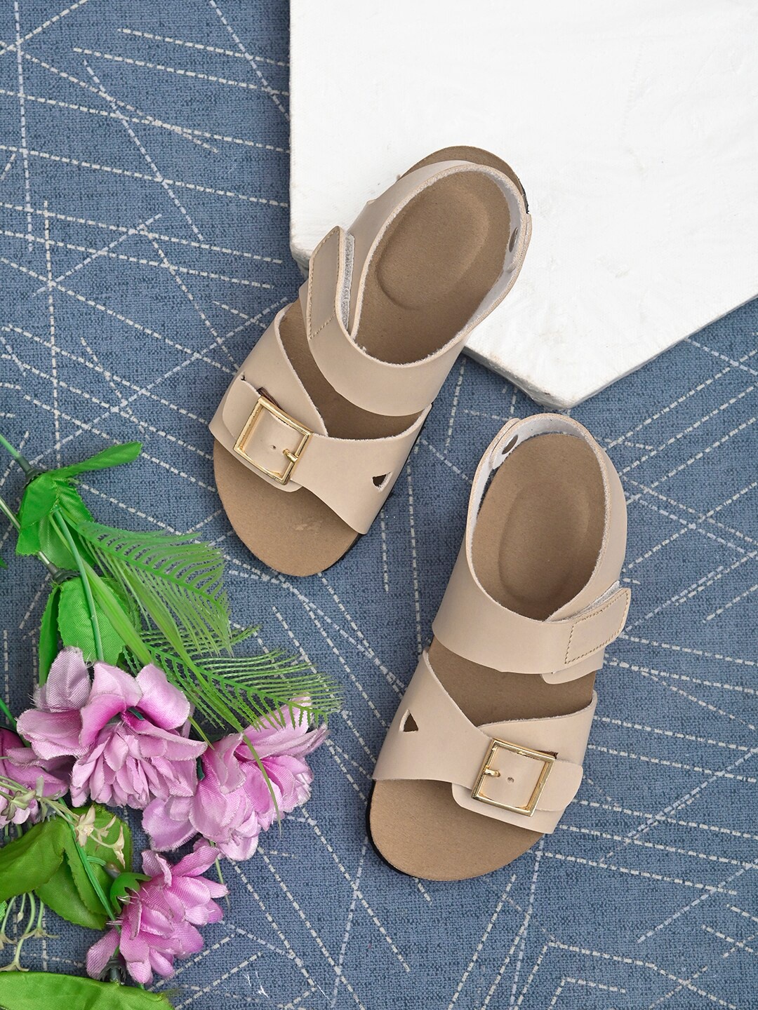

BRISKERS Girls Open Toe Flats With Buckle Detail, Beige
