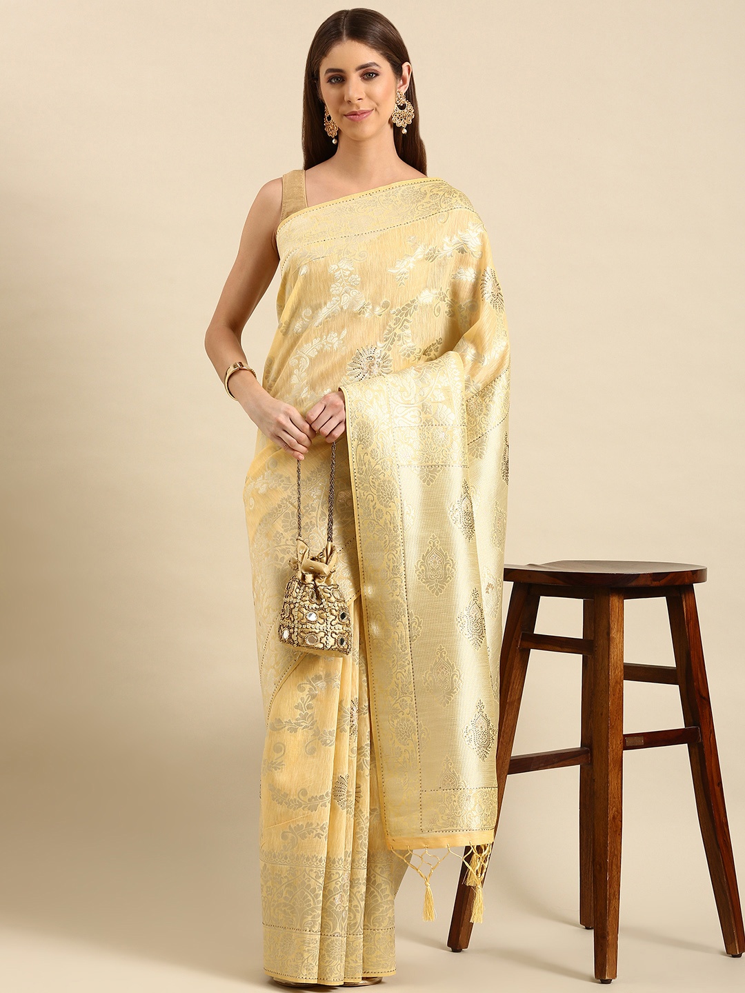 

Mitera Woven Design Floral Zari Art Silk Banarasi Saree, Yellow