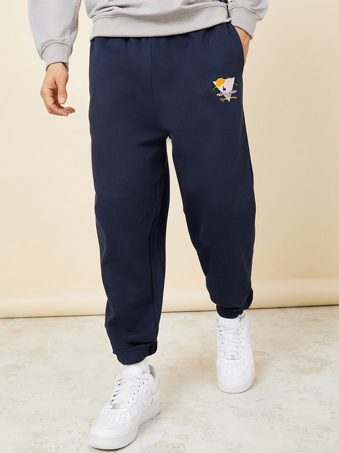 

Styli Men Oversized Embroider Cotton Joggers, Navy blue