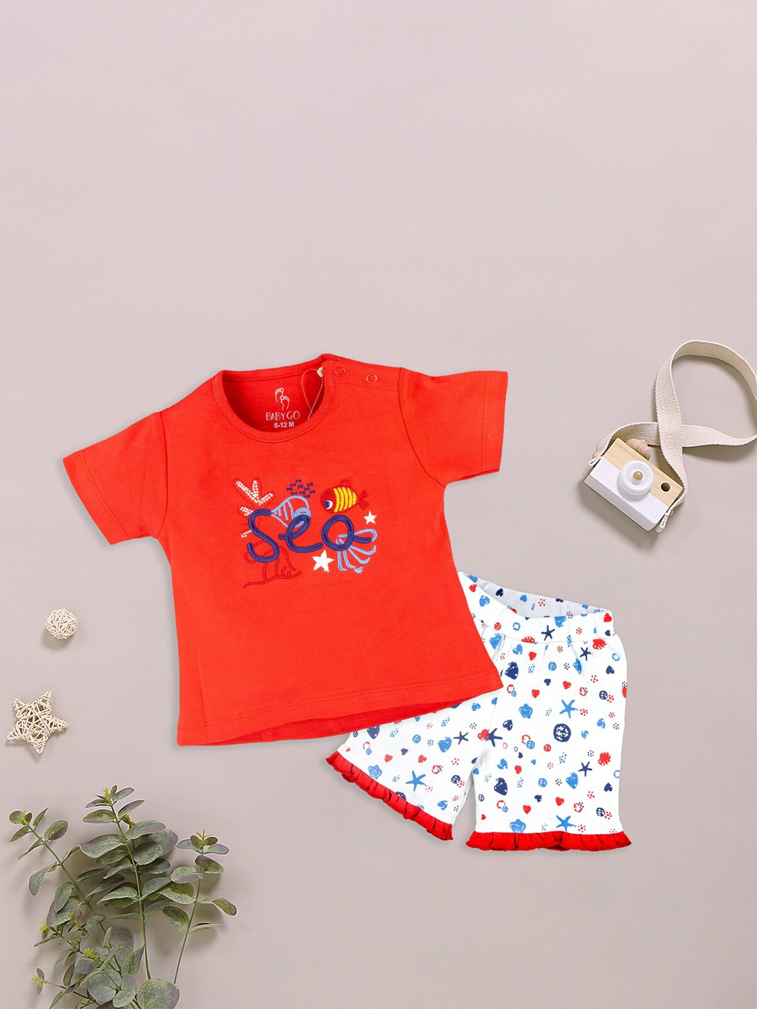 

BABY GO Infants Girls Printed Cotton T-shirt With Shorts, Red