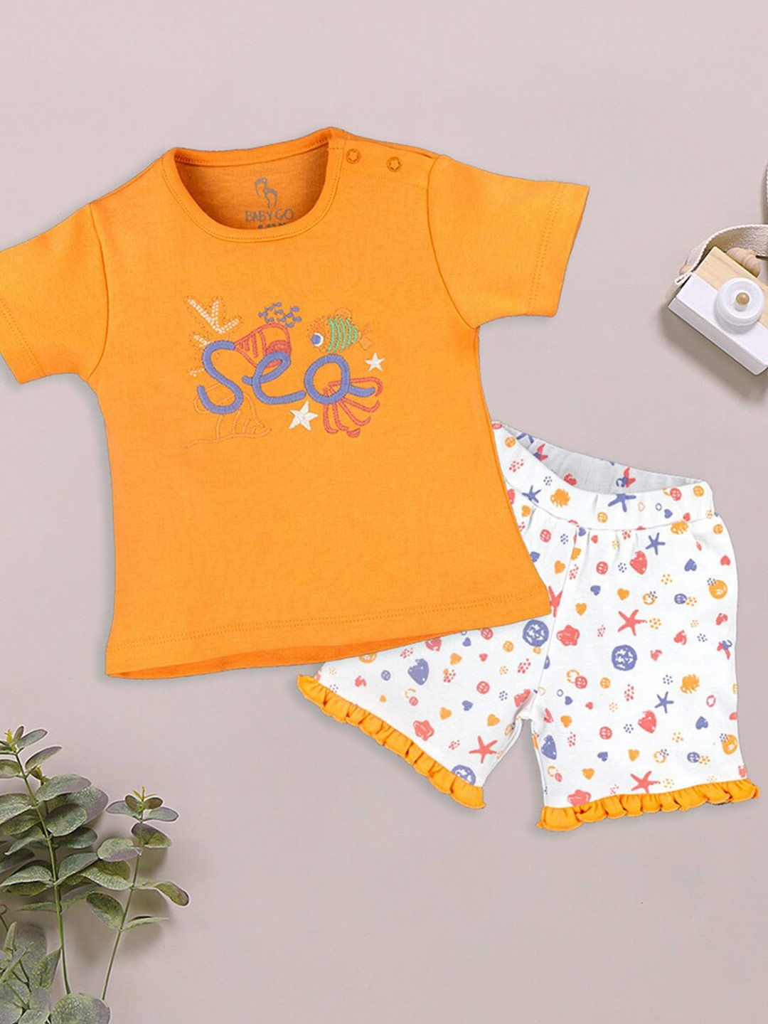 

BABY GO Girls Printed Pure Cotton T-shirt With Shorts, Orange