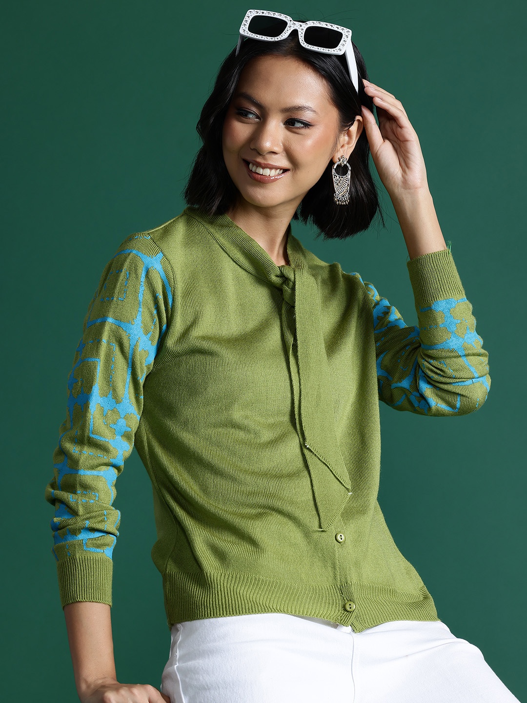 

Sangria Acrylic Geometric Printed Sleeves Cardigan, Green