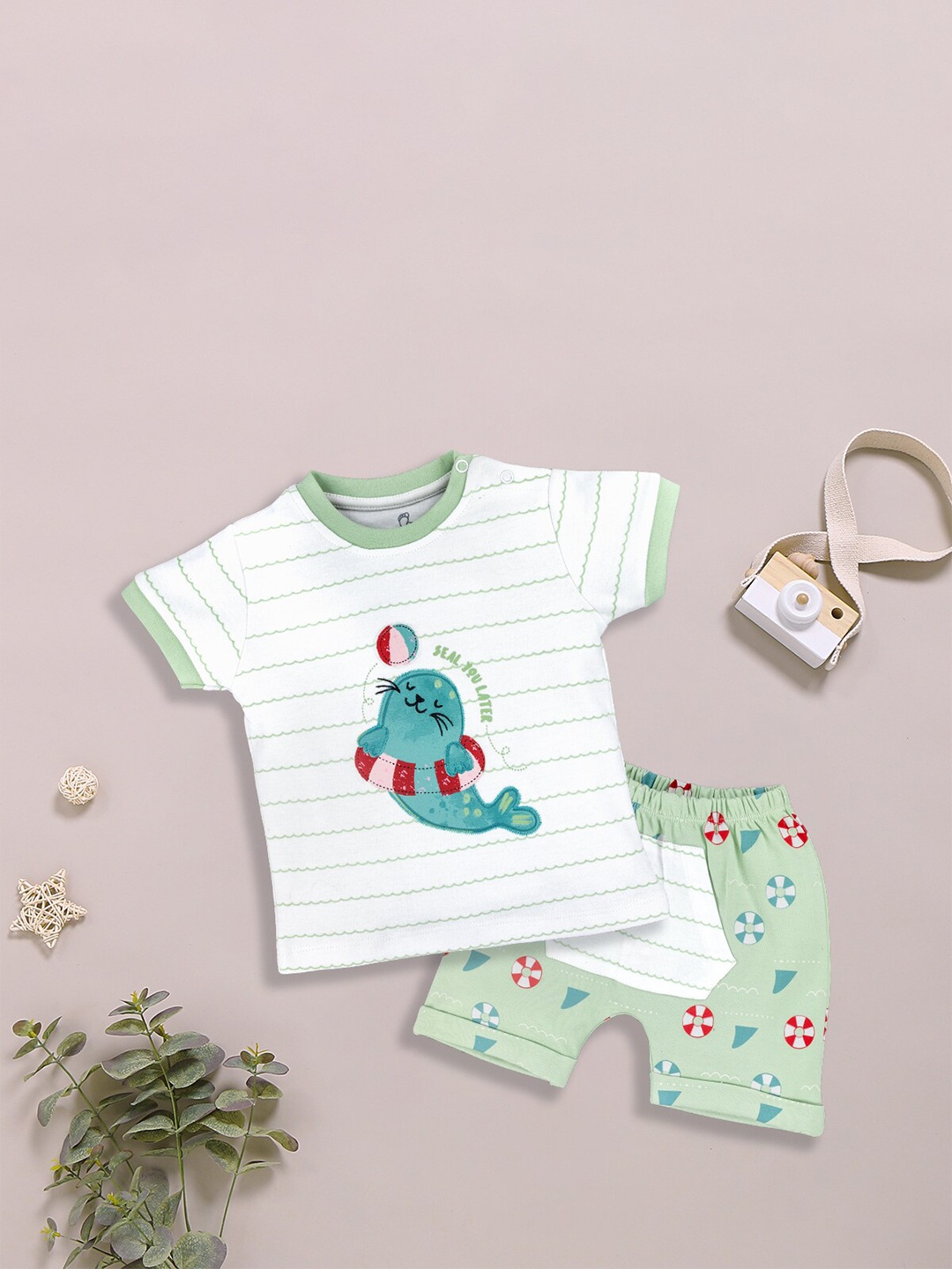 

BABY GO Infant Boys Graphic Printed Pure Cotton T-shirt With Shorts, Green