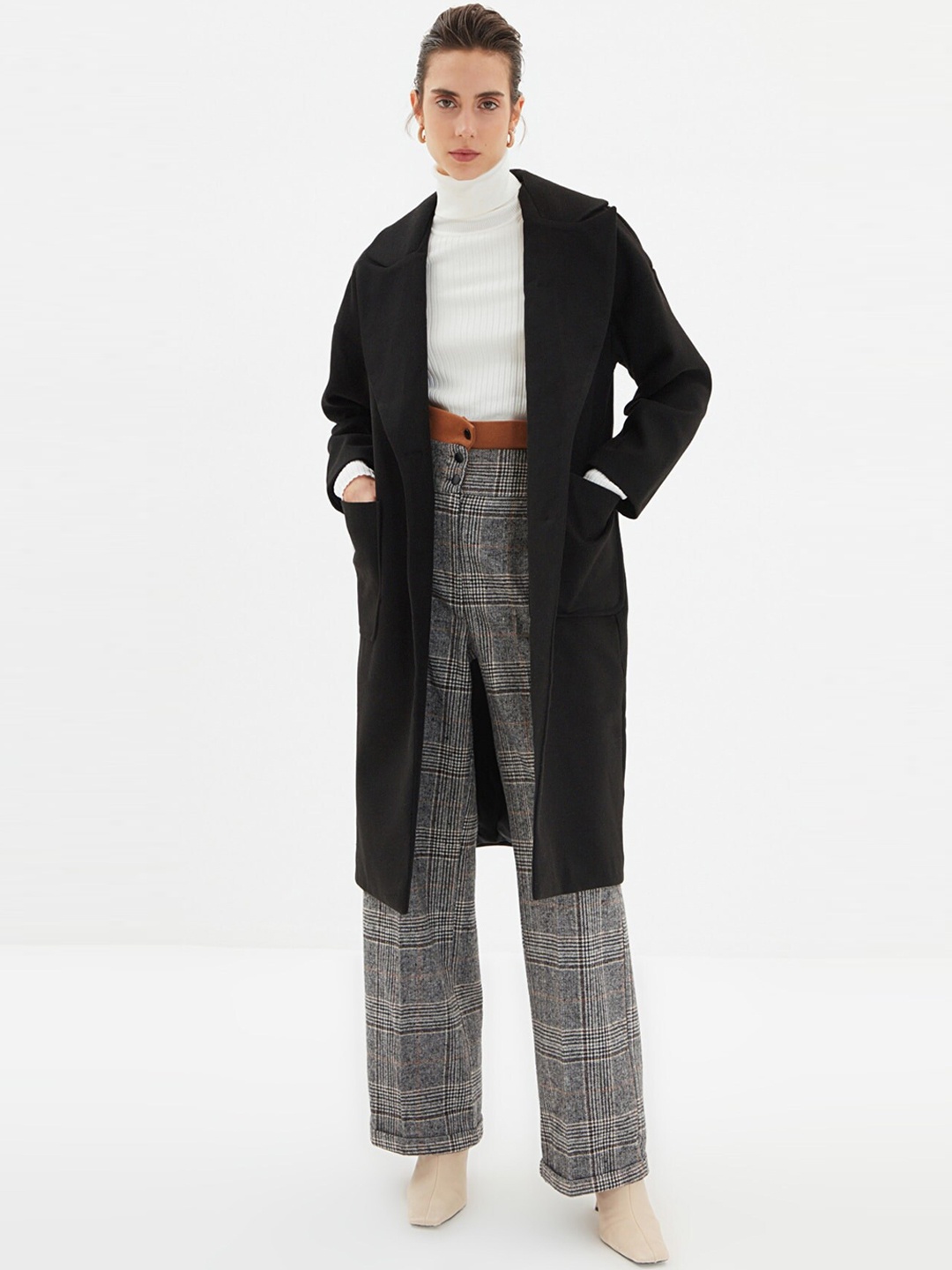 

Trendyol Women Single-Breasted Overcoat, Black