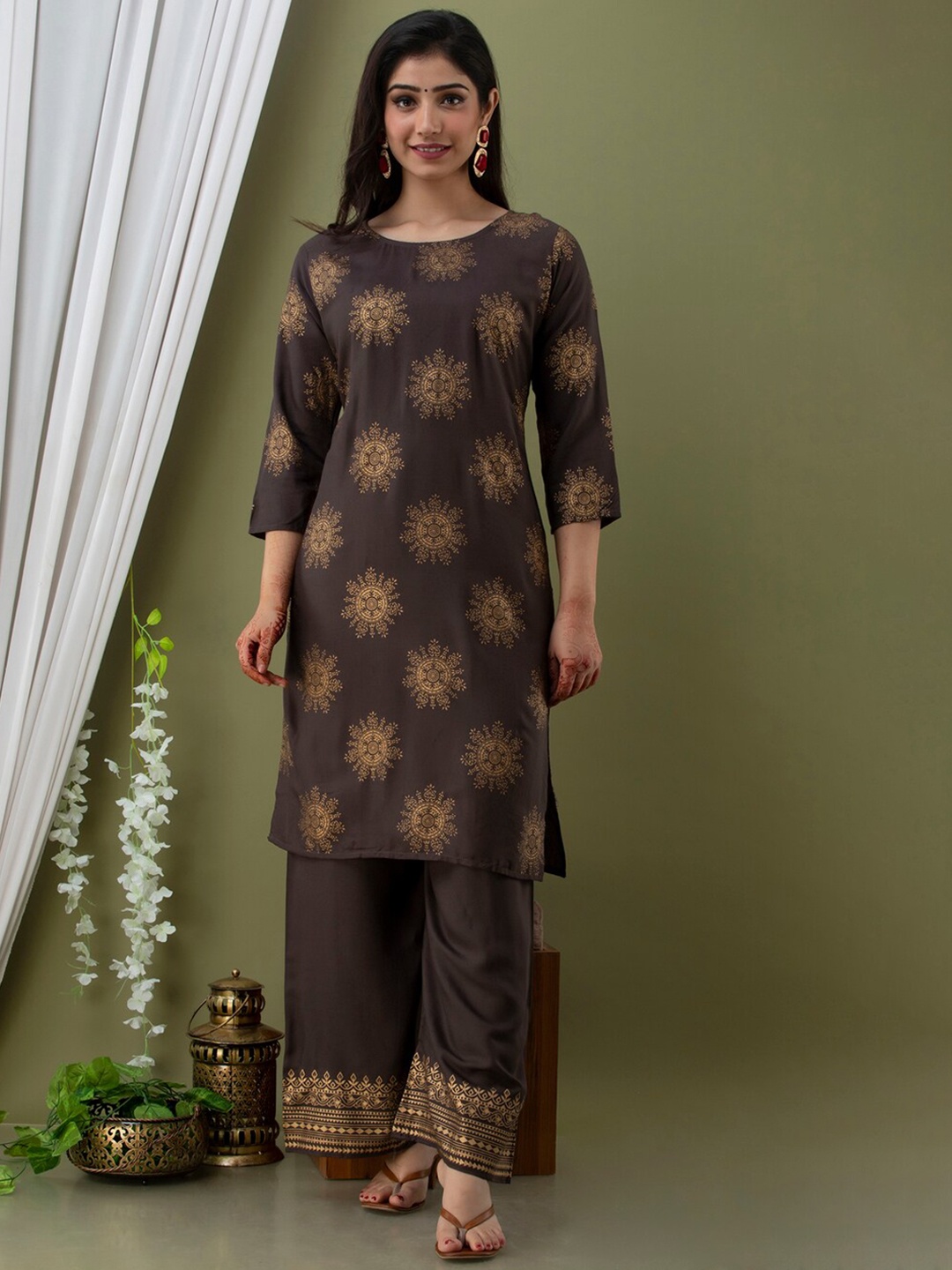 

SURHI Ethnic Motifs Printed Straight Kurta With Palazzos, Brown