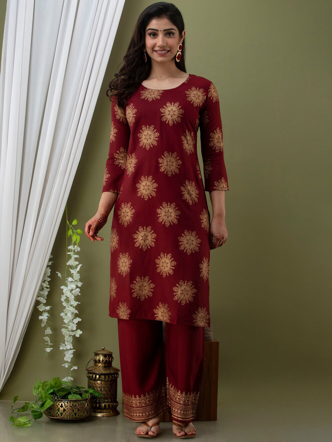 

SURHI Ethnic Motifs Printed Straight Kurta With Palazzos, Maroon