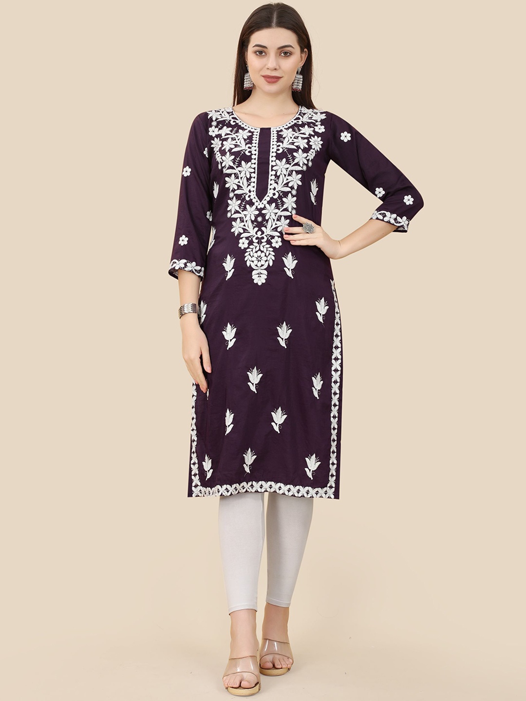 

VAIRAGEE Floral Embroidered Thread Work Kurta, Purple