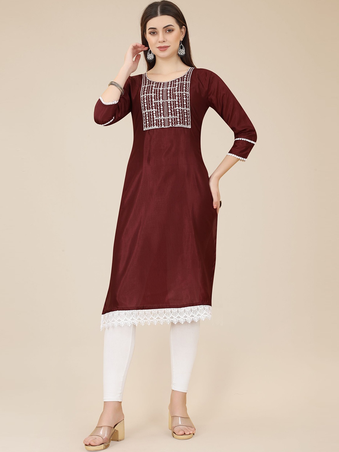 

VAIRAGEE Floral Yoke Design Thread Work Kurta, Maroon