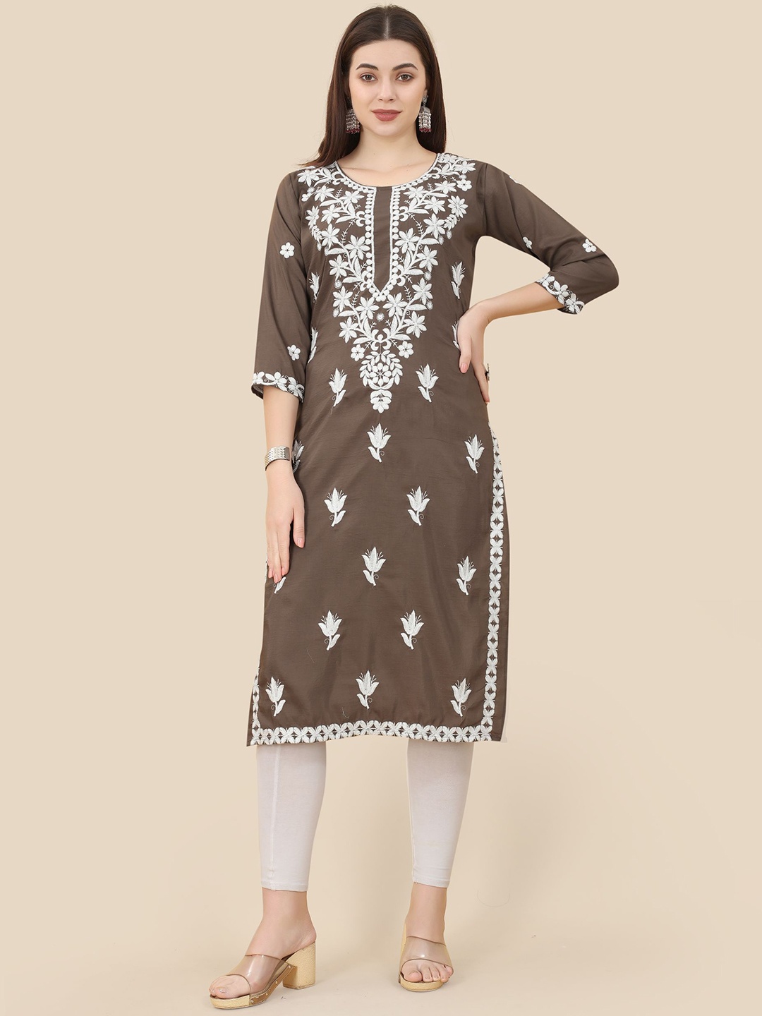 

VAIRAGEE Floral Embroidered Straight Kurta, Camel brown