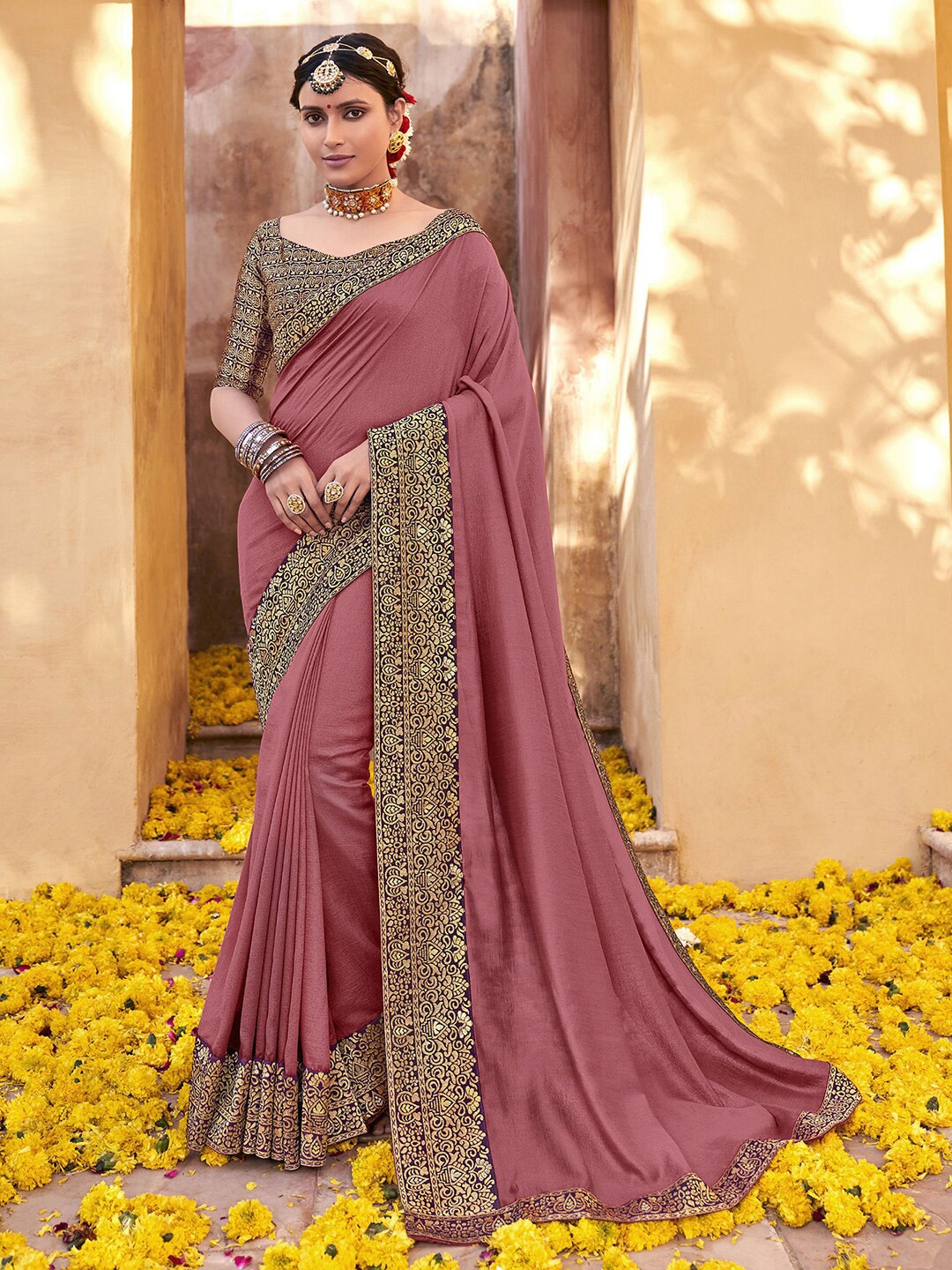 

Satrani Pink & Gold-Toned Woven Design Zari Saree