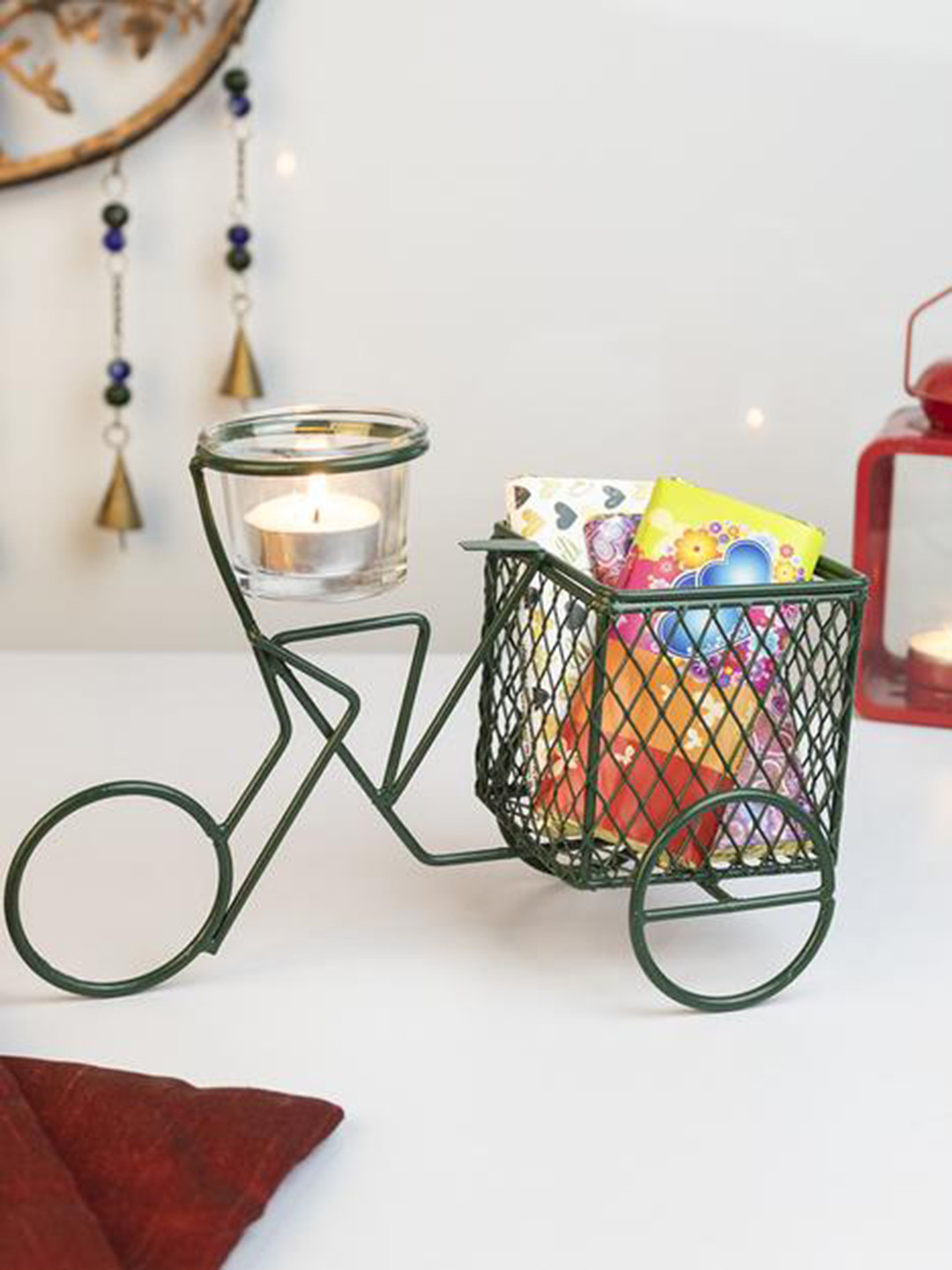 

MARKET99 Green Rickshaw Designed T-Lite Candle Holder