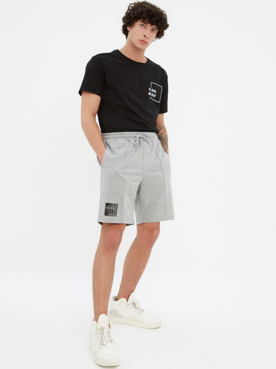 

Trendyol Men Mid Rise Regular Shorts, Grey