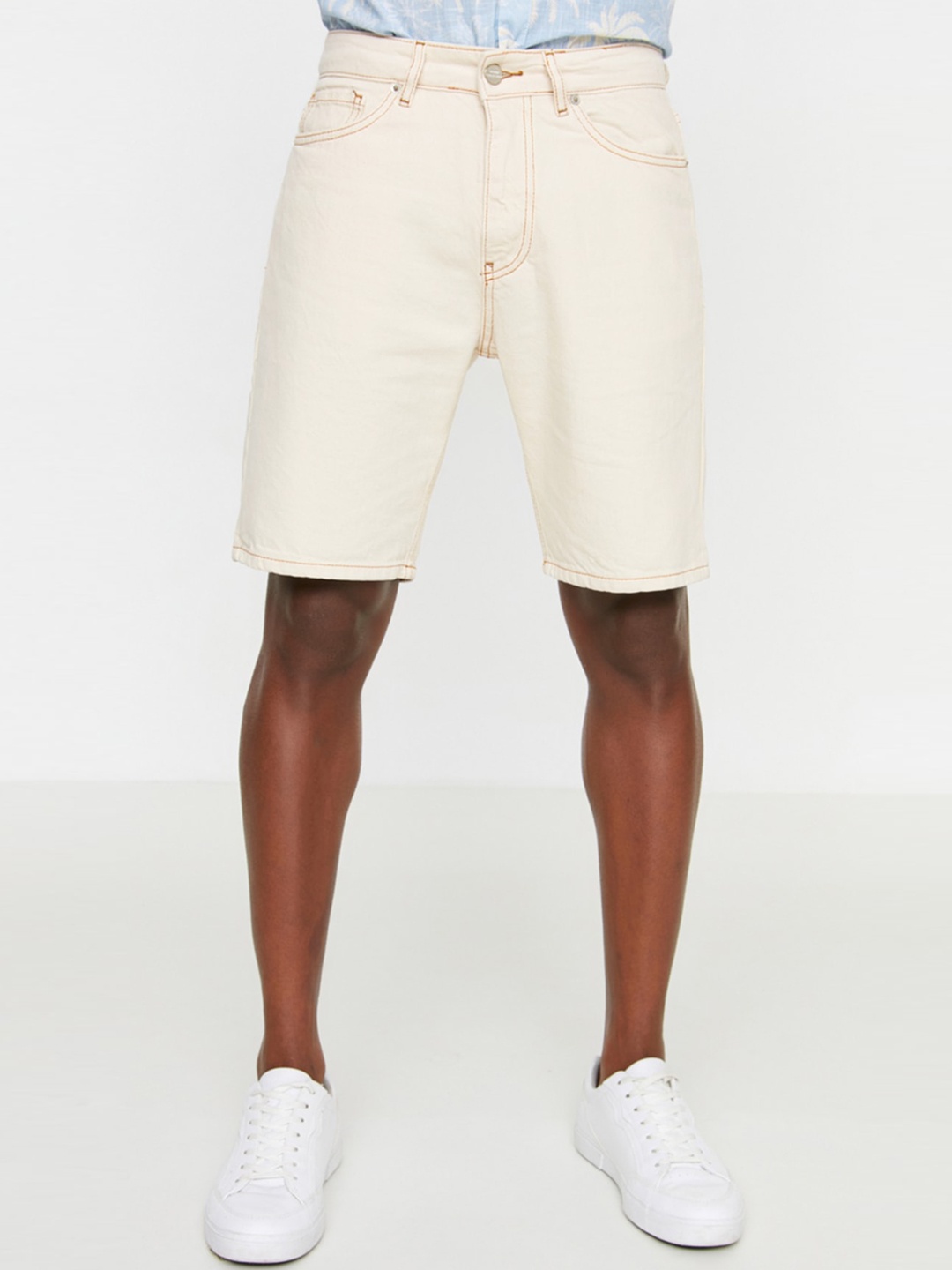 

Trendyol Men Mid-Rise Denim Shorts, Off white