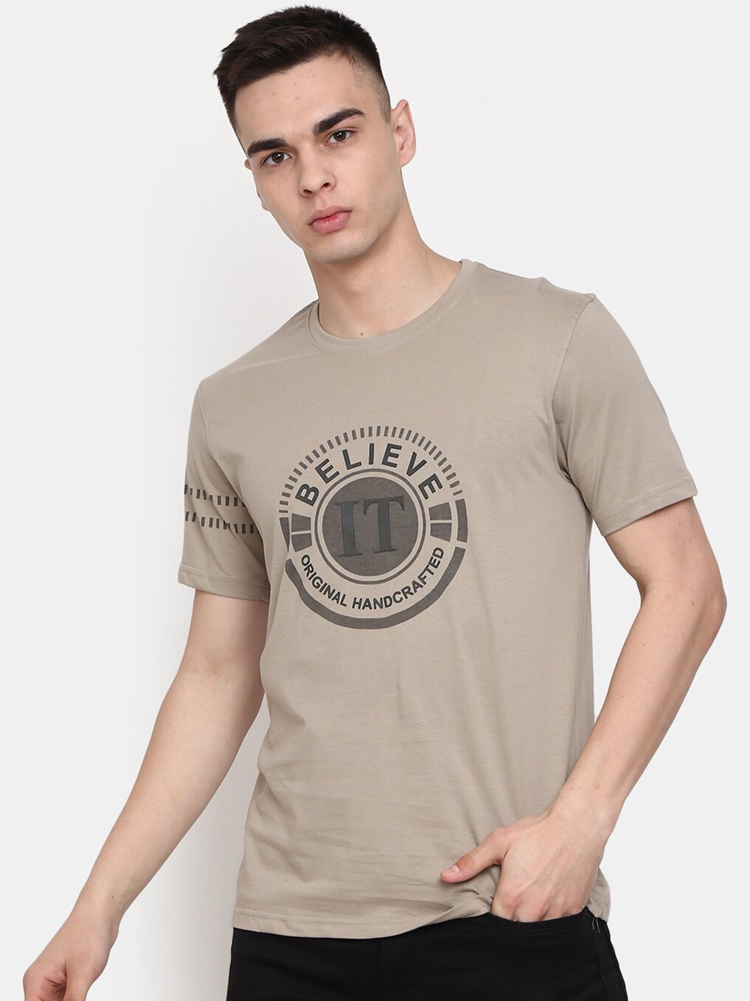 

V-Mart Typography Printed Slim Fit T-shirt, Beige