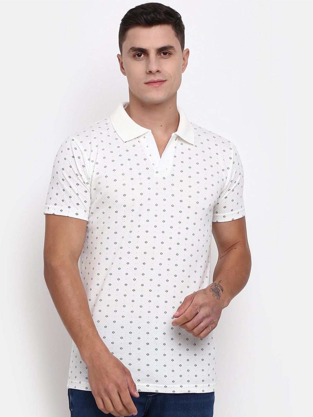 

V-Mart Geometric Printed Polo Collar Slim Fit Cotton Casual T-Shirt, Off white
