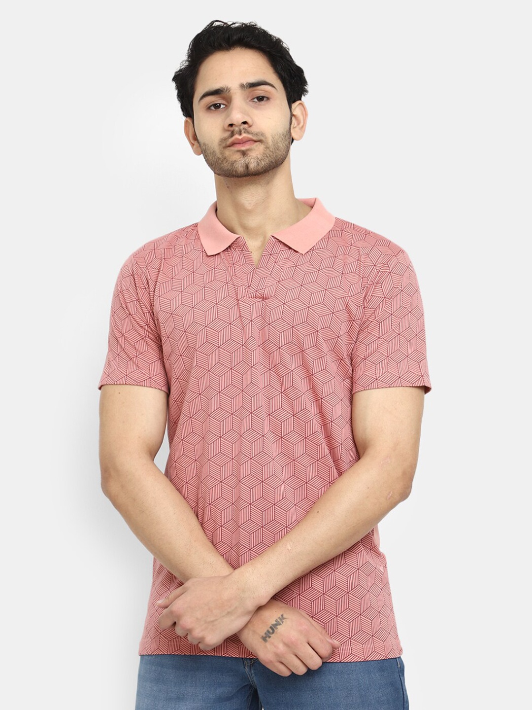 

V-Mart Geometric Printed Polo Collar Cotton Slim Fit T-Shirt, Pink