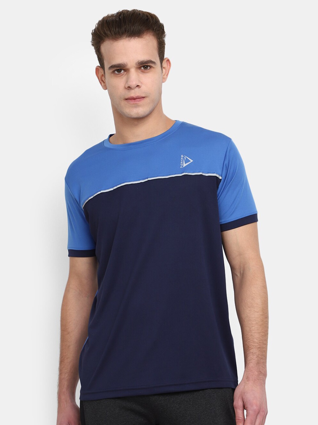 

V-Mart Colourblocked Slim Fit T-shirt, Navy blue