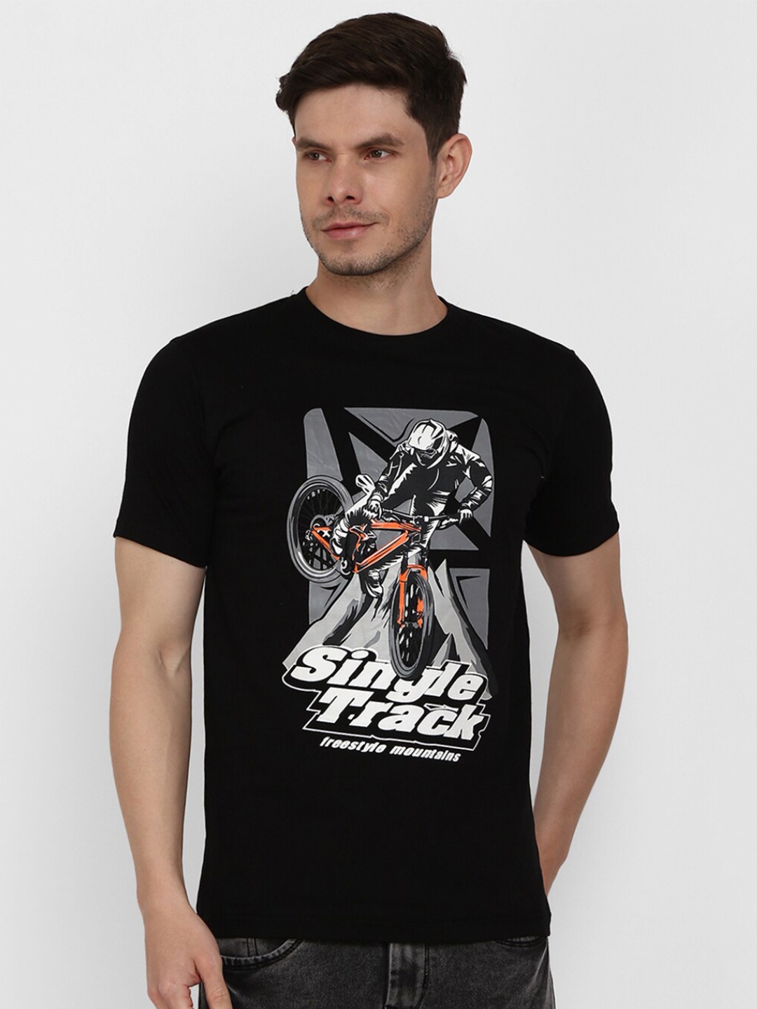 

V-Mart Graphic Printed Cotton Slim Fit T-shirt, Black