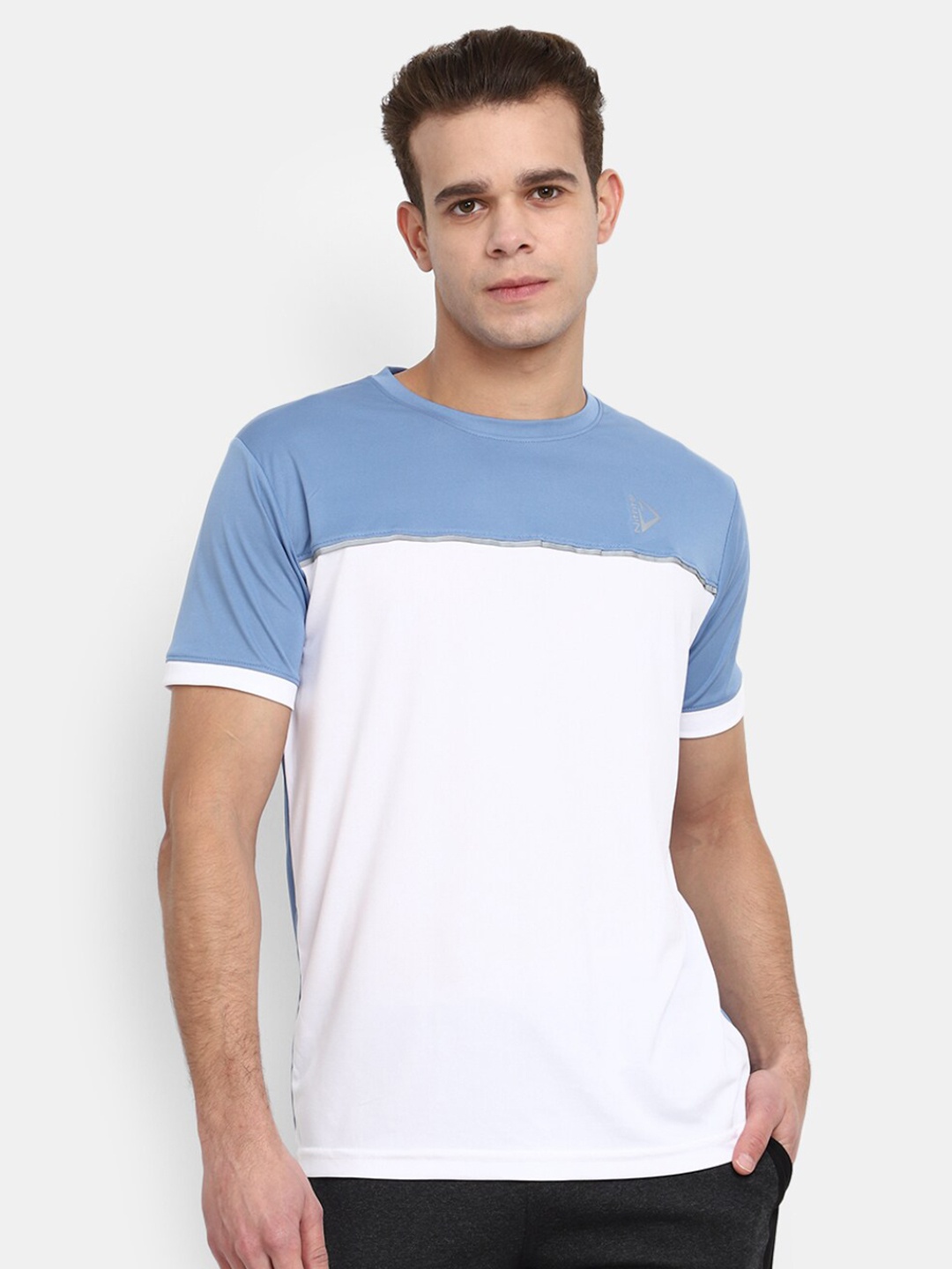 

V-Mart Colourblocked Slim Fit T-shirt, Blue