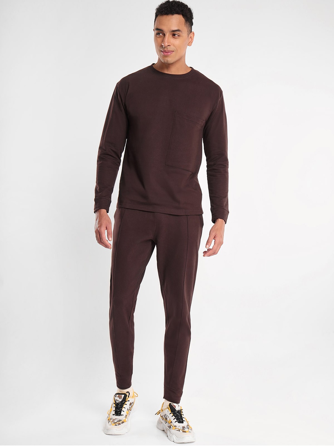 

NOBERO Men Arnaud T-shirt With Joggers Co-Ords, Coffee brown