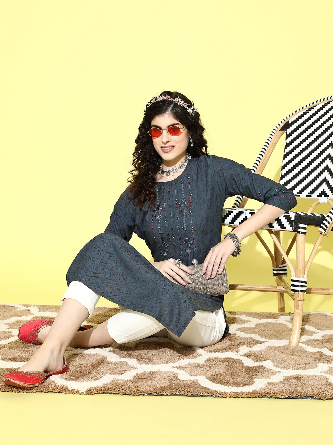 

Sangria Ethnic Motifs Embroidered Kurta, Grey