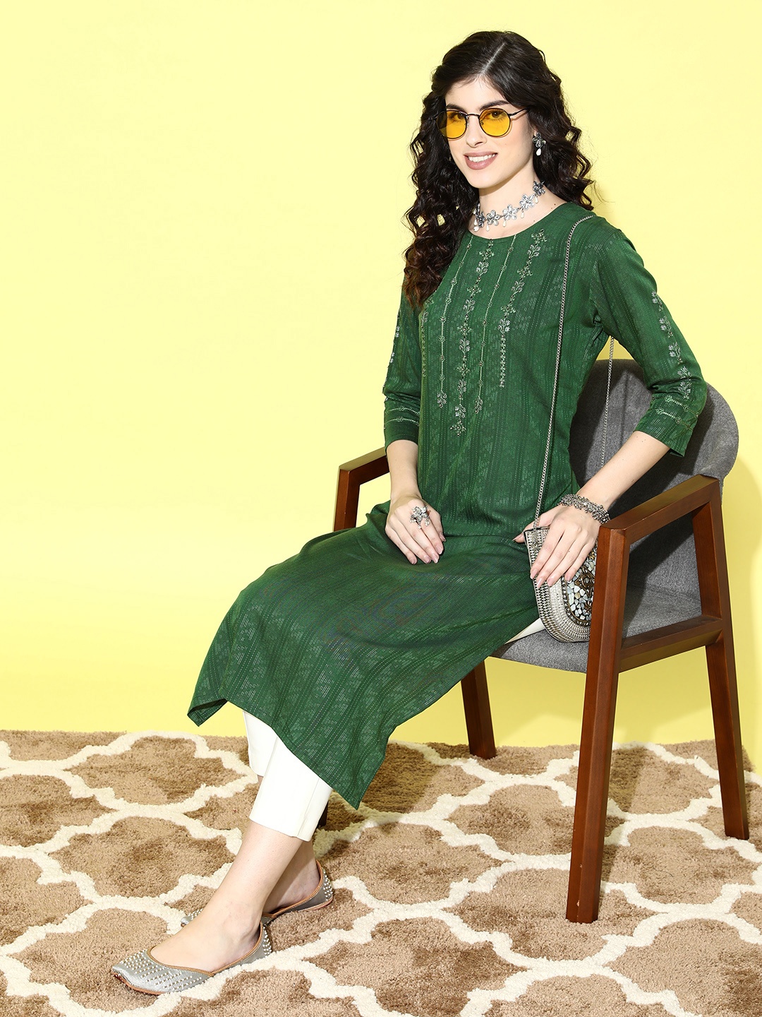 

Sangria Floral Embroidered Kurta, Green