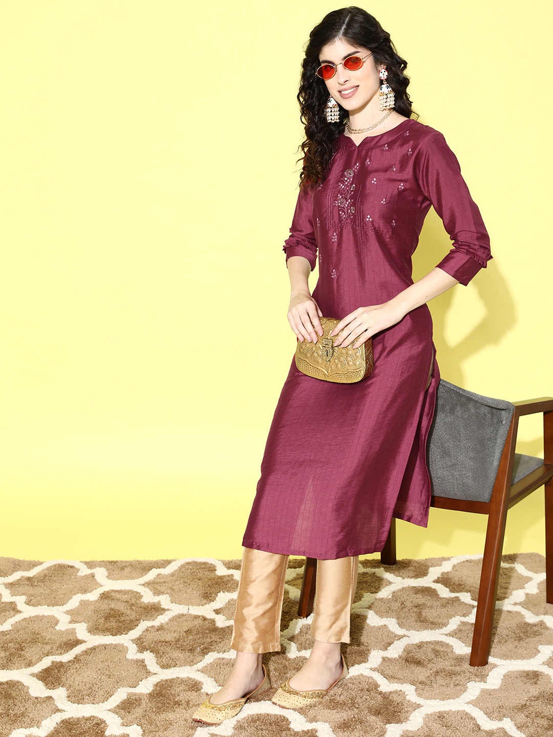 

Sangria Floral Embroidered Sequinned Kurta, Magenta