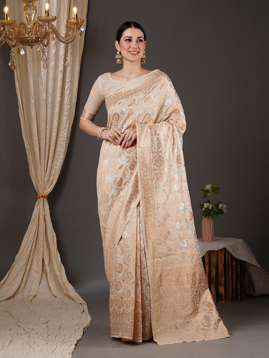 

Saree mall Cream Coloured and Gold Toned Floral Woven Design Zari Banarasi Sarees