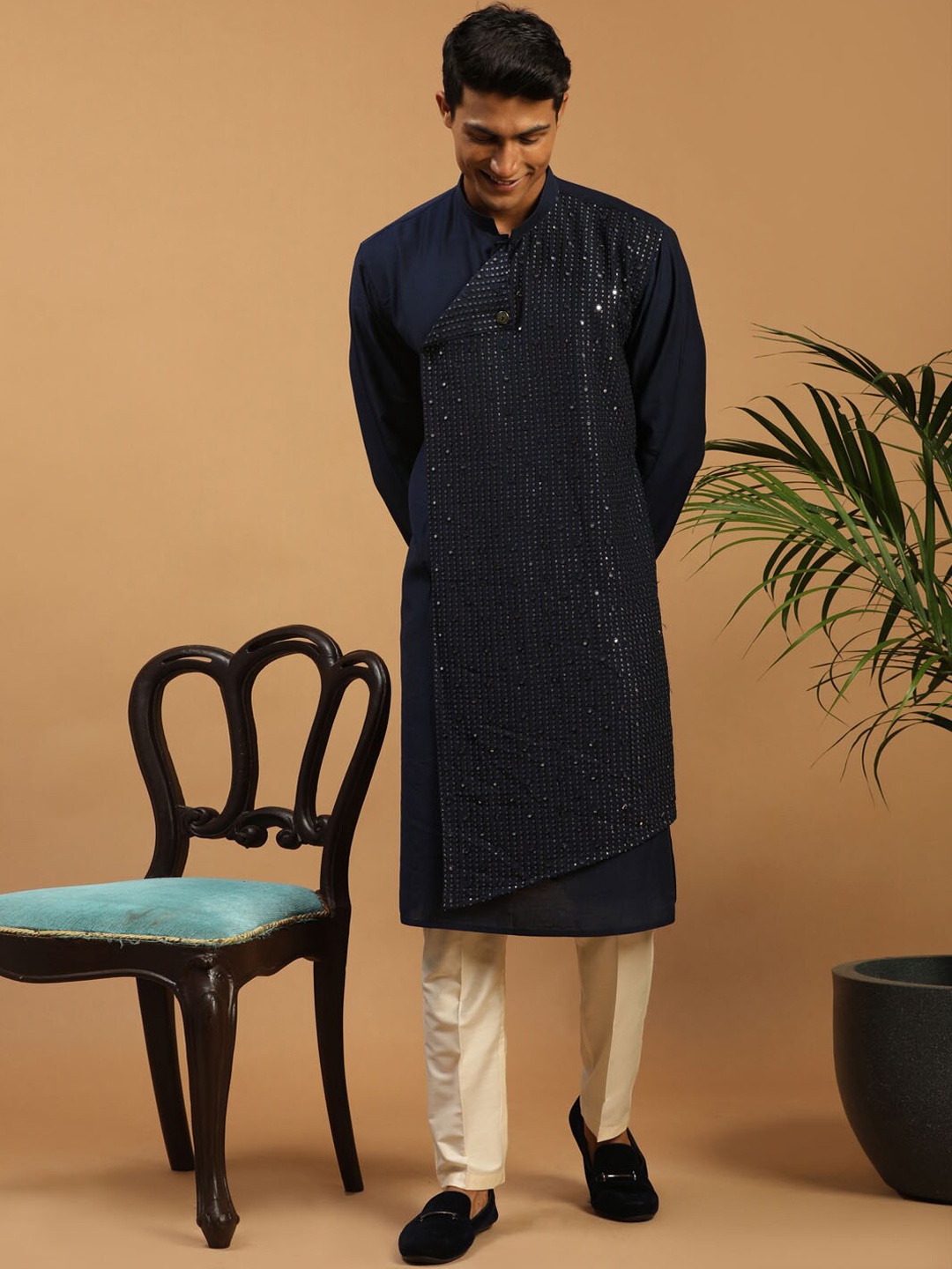 

VASTRAMAY Embellished Layered Mirror Work Kurta With Pyjamas, Navy blue