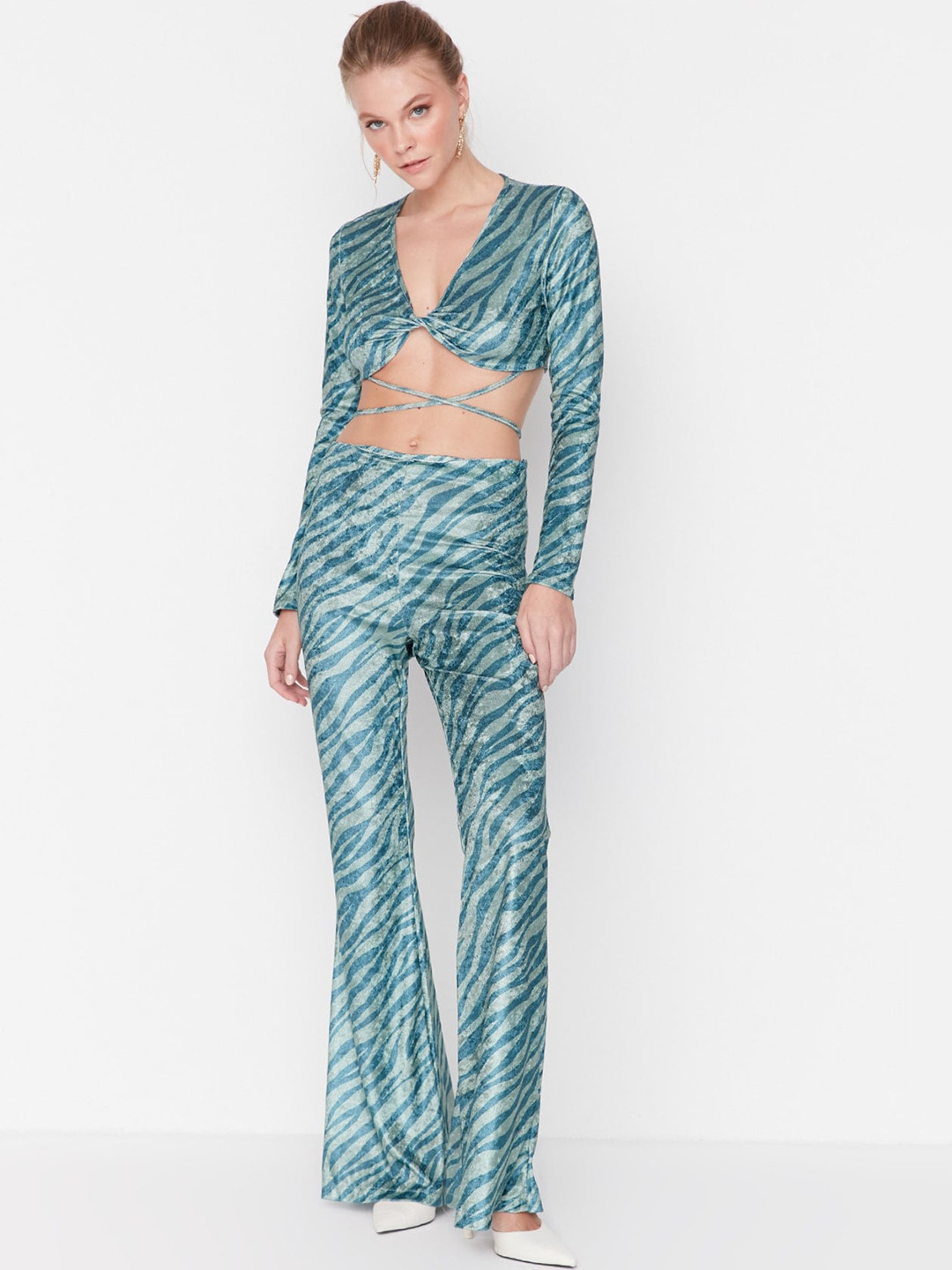 

Trendyol Striped Crop Top With Flared Trousers Co-Ord Set, Blue