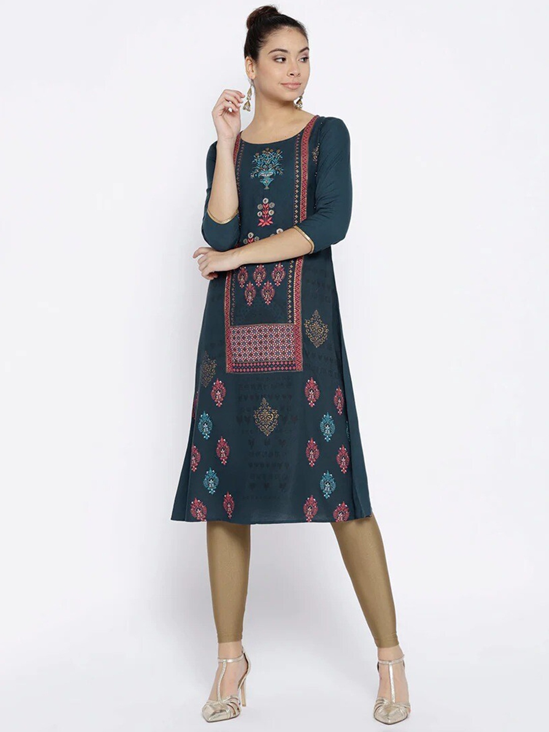 

Span Floral Printed Beads and Stones Detail Pure Cotton Kurta, Green
