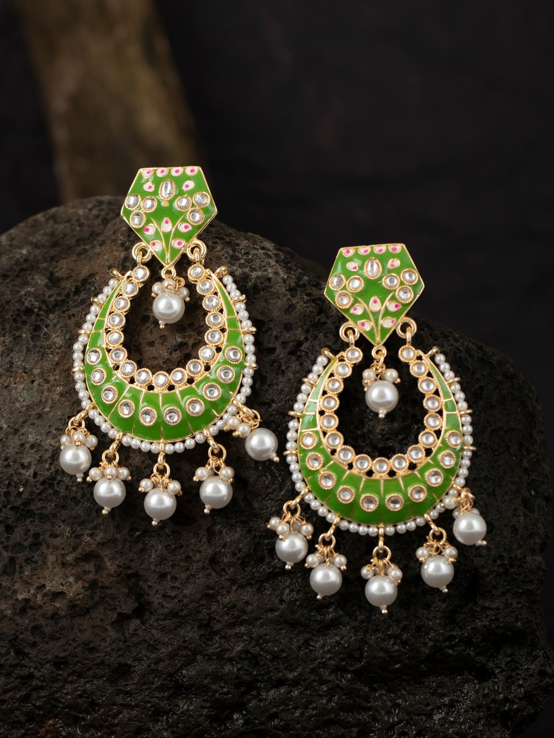 

Sukkhi Gold-Plated Kundan Meenakari Contemporary Chandbalis Earrings