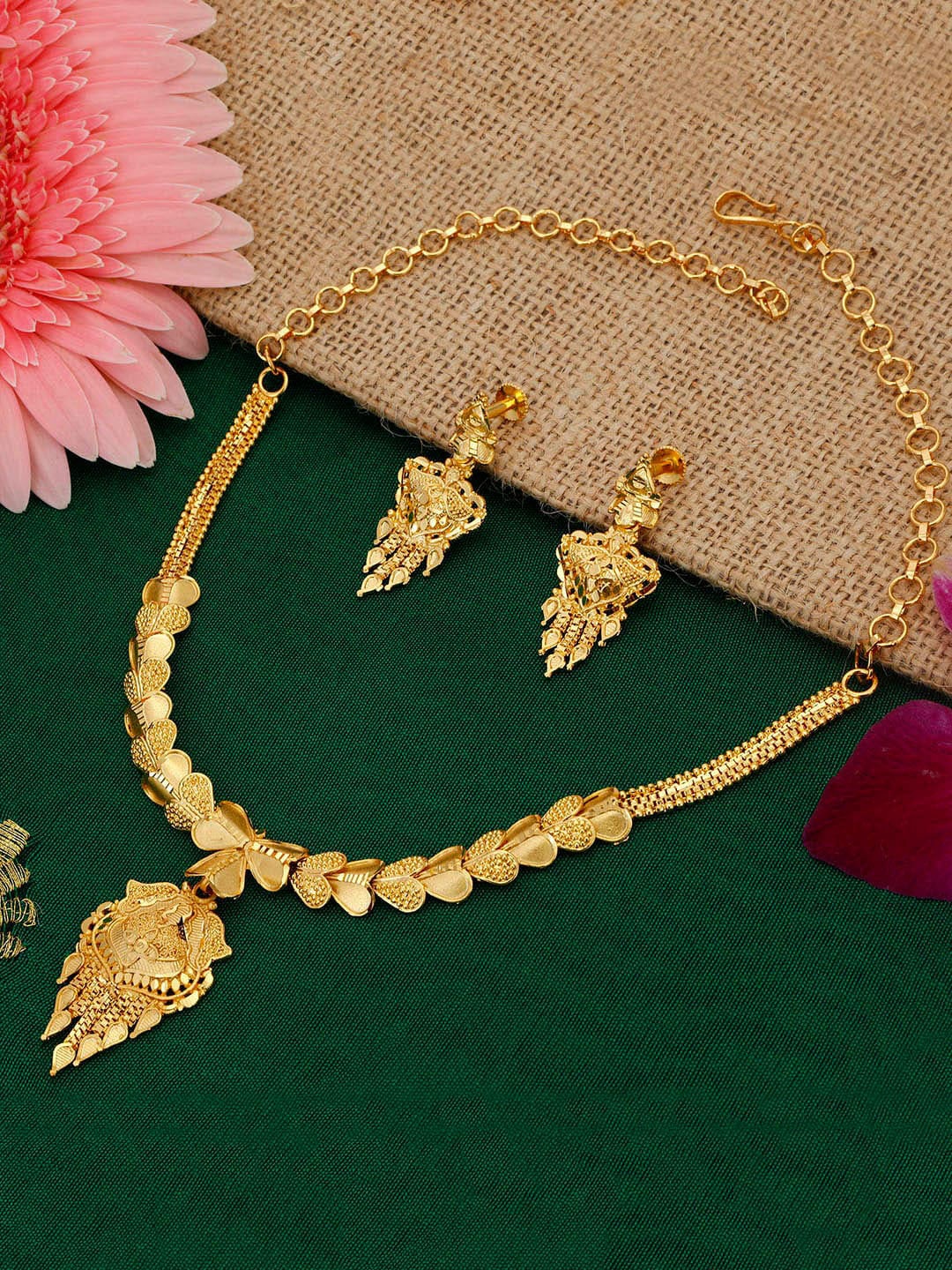 

Sukkhi Gold-Plated Necklace Set