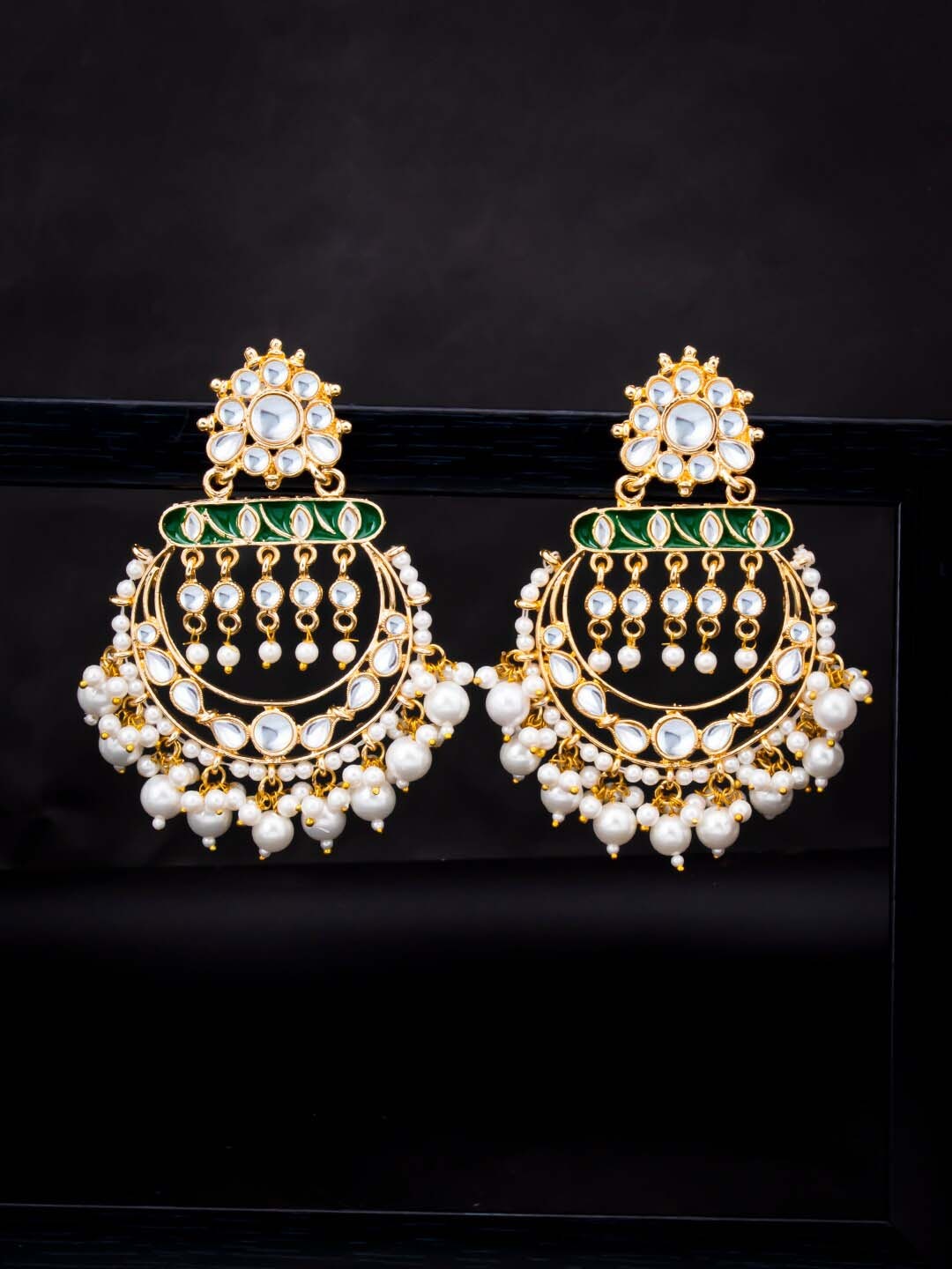 

Sukkhi Gold-Plated Kundan Crescent Shaped Chandbali Earrings