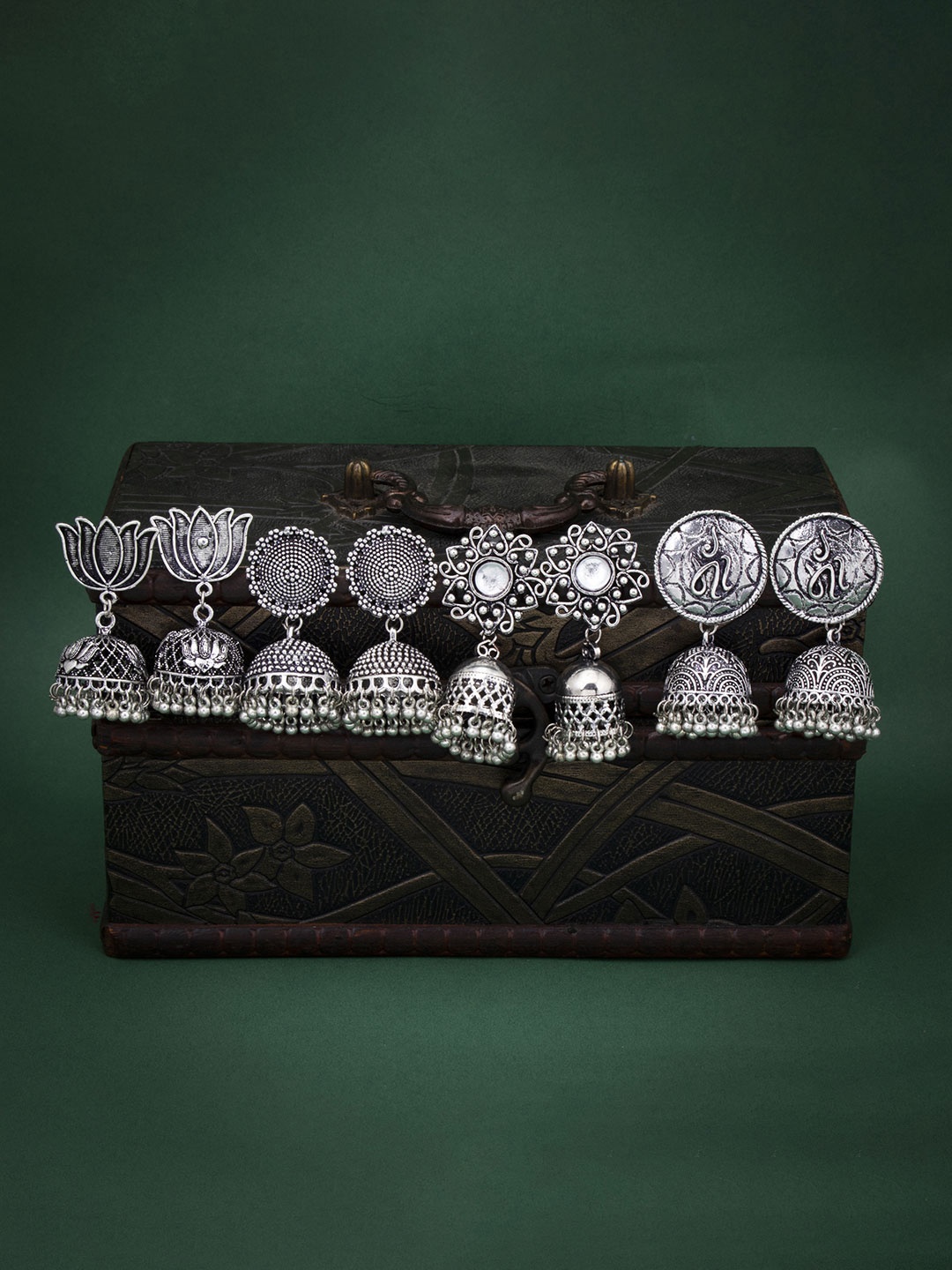 

Sukkhi Set Of 4 Silver-Plated Oxidized Contemporary Jhumkas