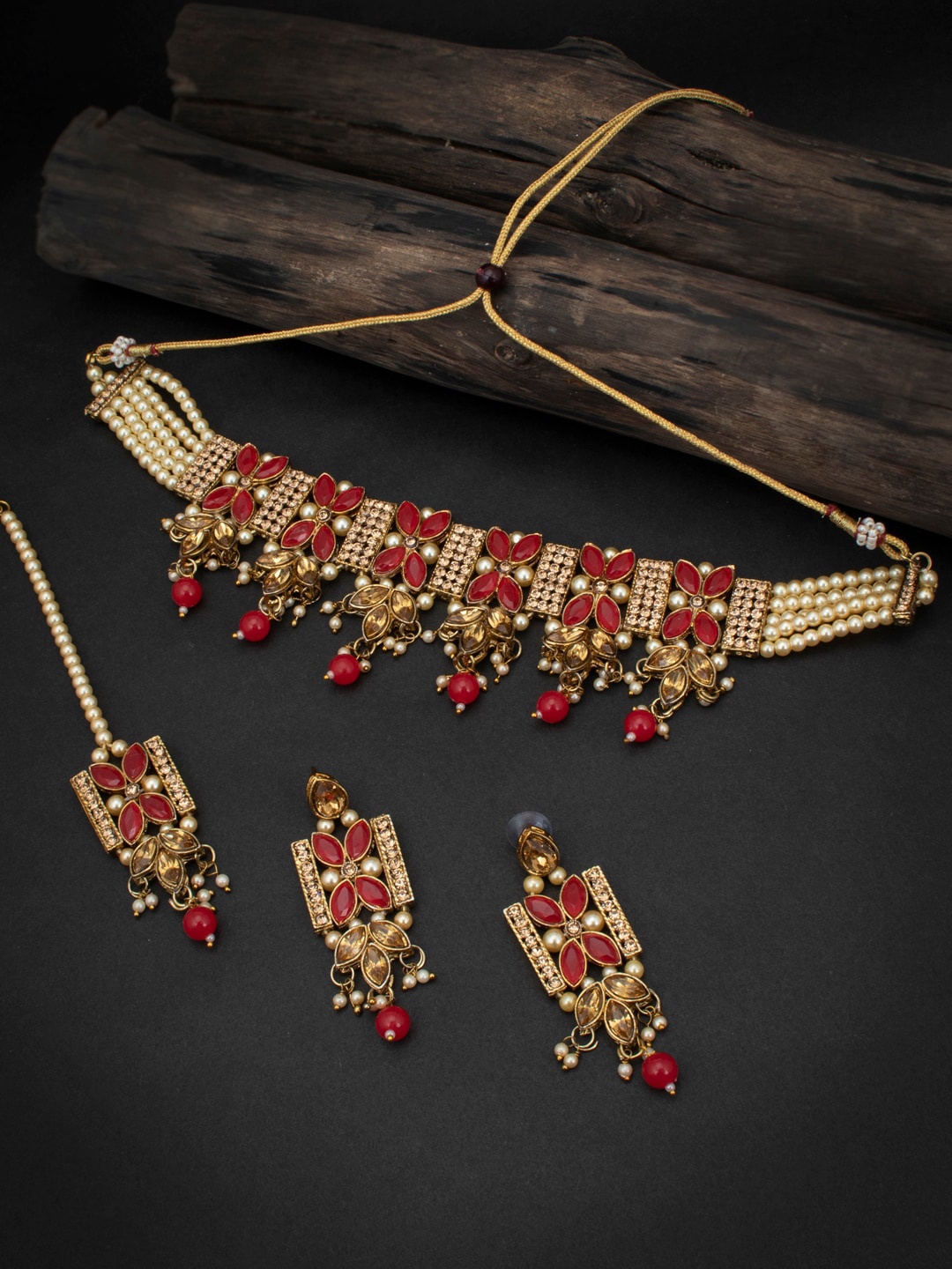 

Sukkhi Gold-Plated Choker Necklace Set With Maang Tikka
